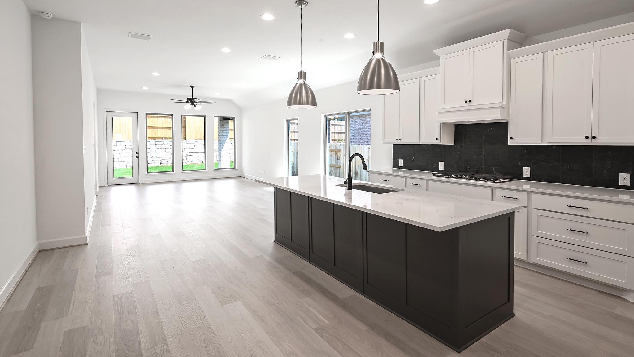 619 Bay Breeze Dr, Kyle, TX 78640