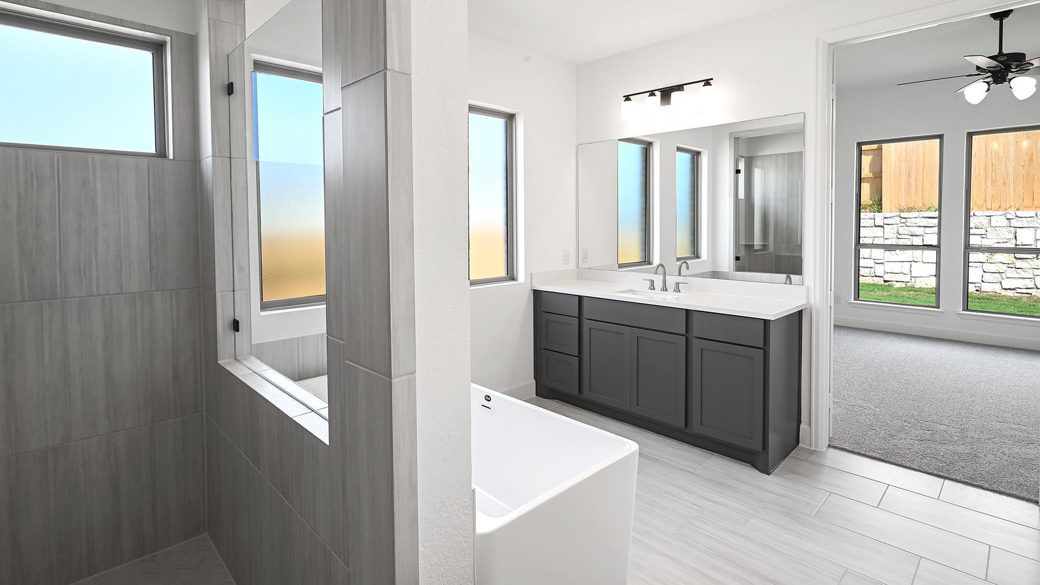 619 Bay Breeze Dr, Kyle, TX 78640