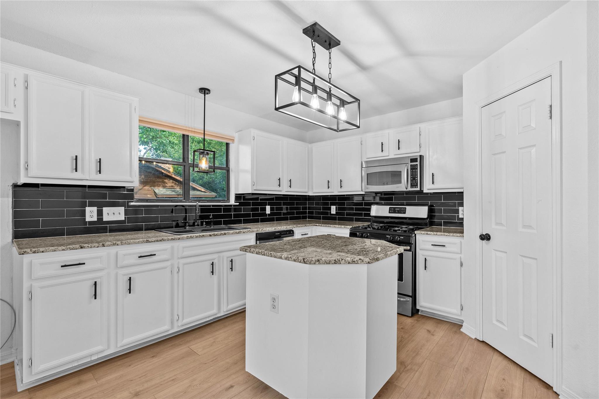 2101 Boxwood Path, Round Rock, TX 78664