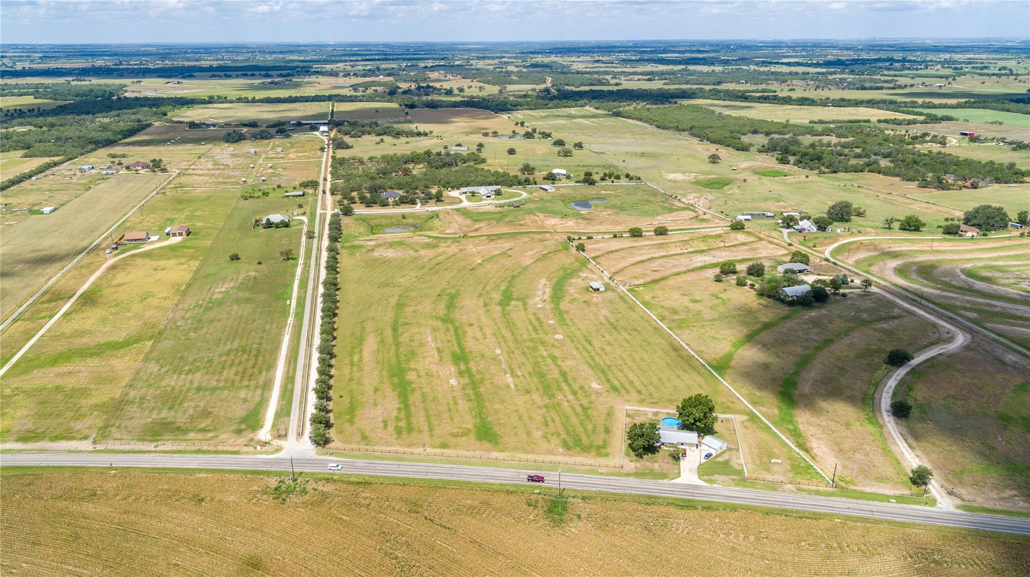 404 Annies Ln, La Vernia, TX 78121