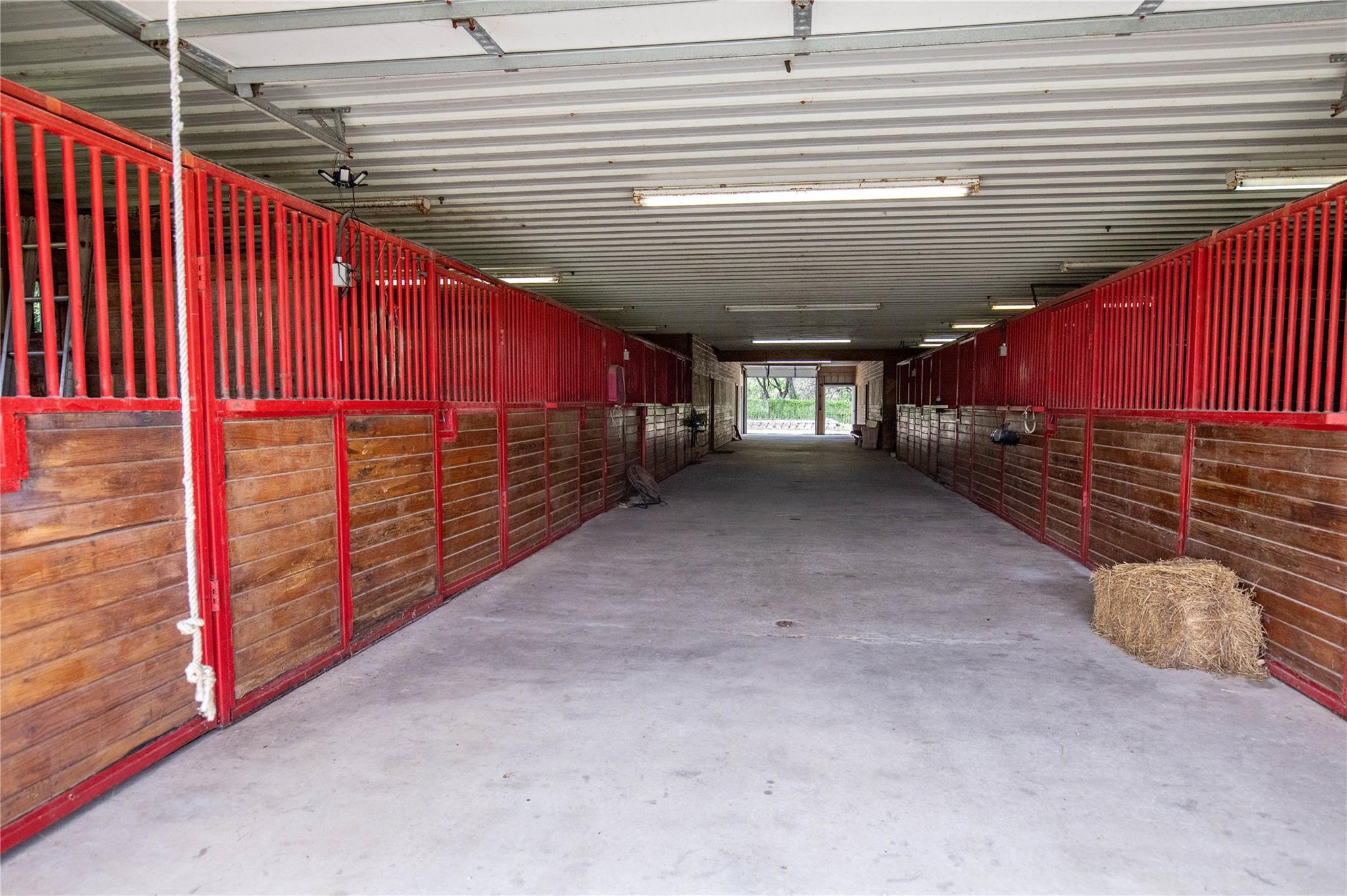 404 Annies Ln, La Vernia, TX 78121