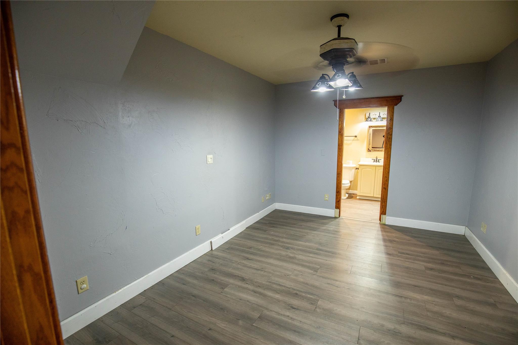 404 Annies Ln, La Vernia, TX 78121