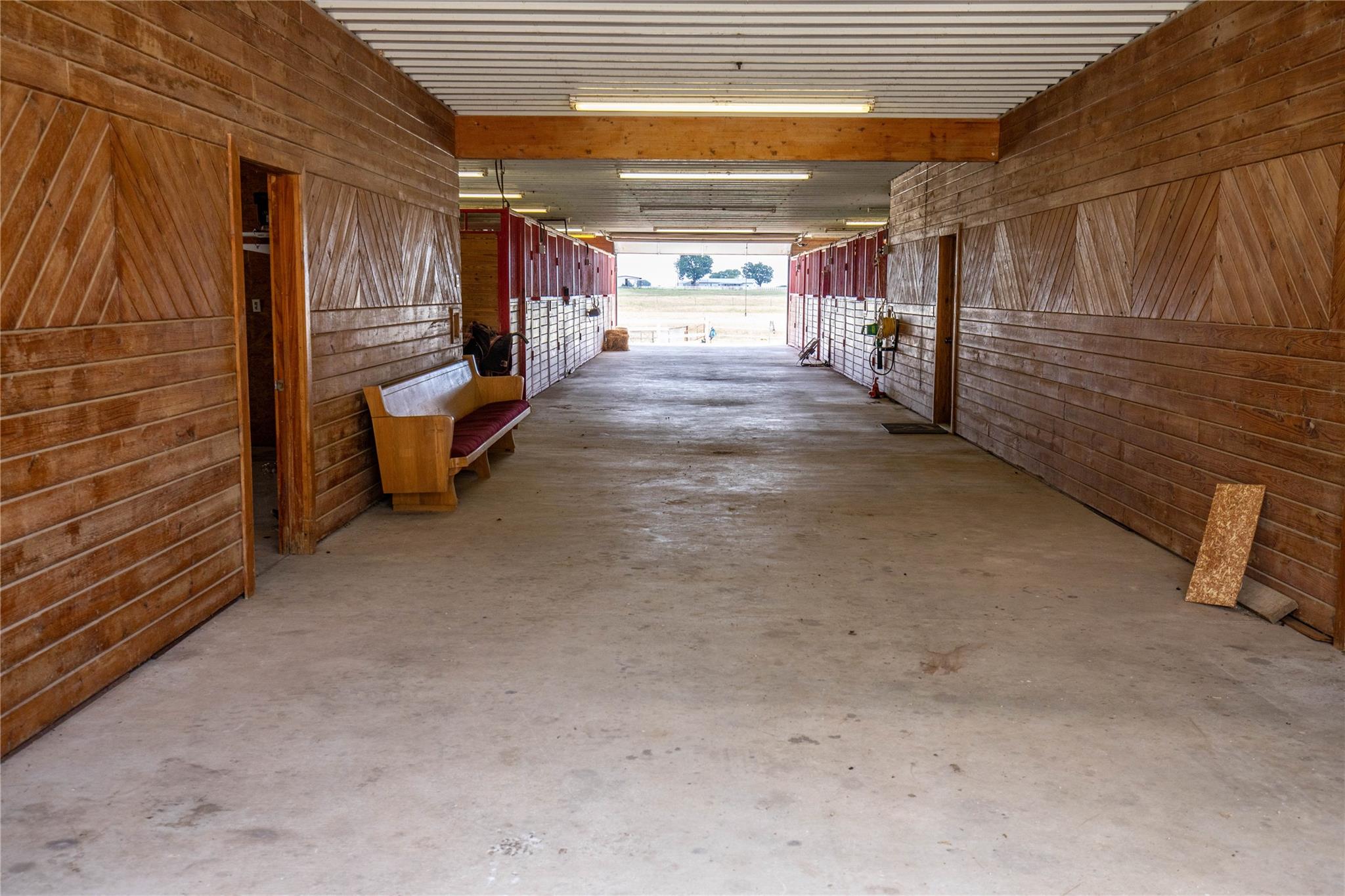 404 Annies Ln, La Vernia, TX 78121