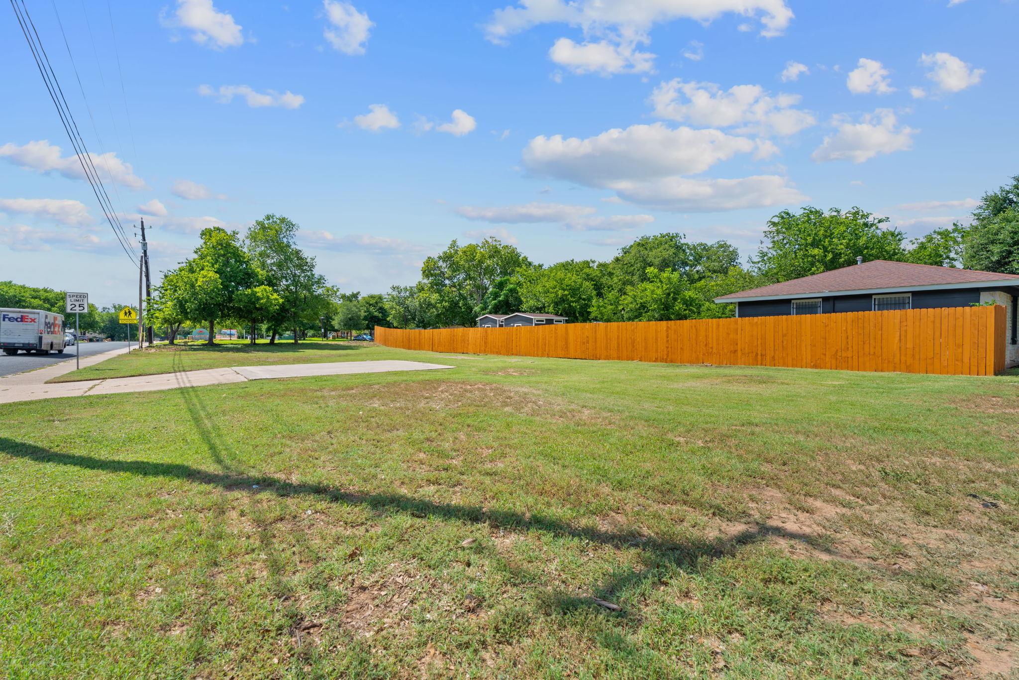 1102 Gardner Rd, Austin, TX 78721