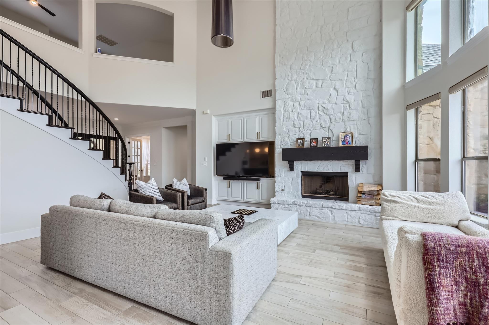 217 Emerald Ridge Dr, Austin, TX 78732