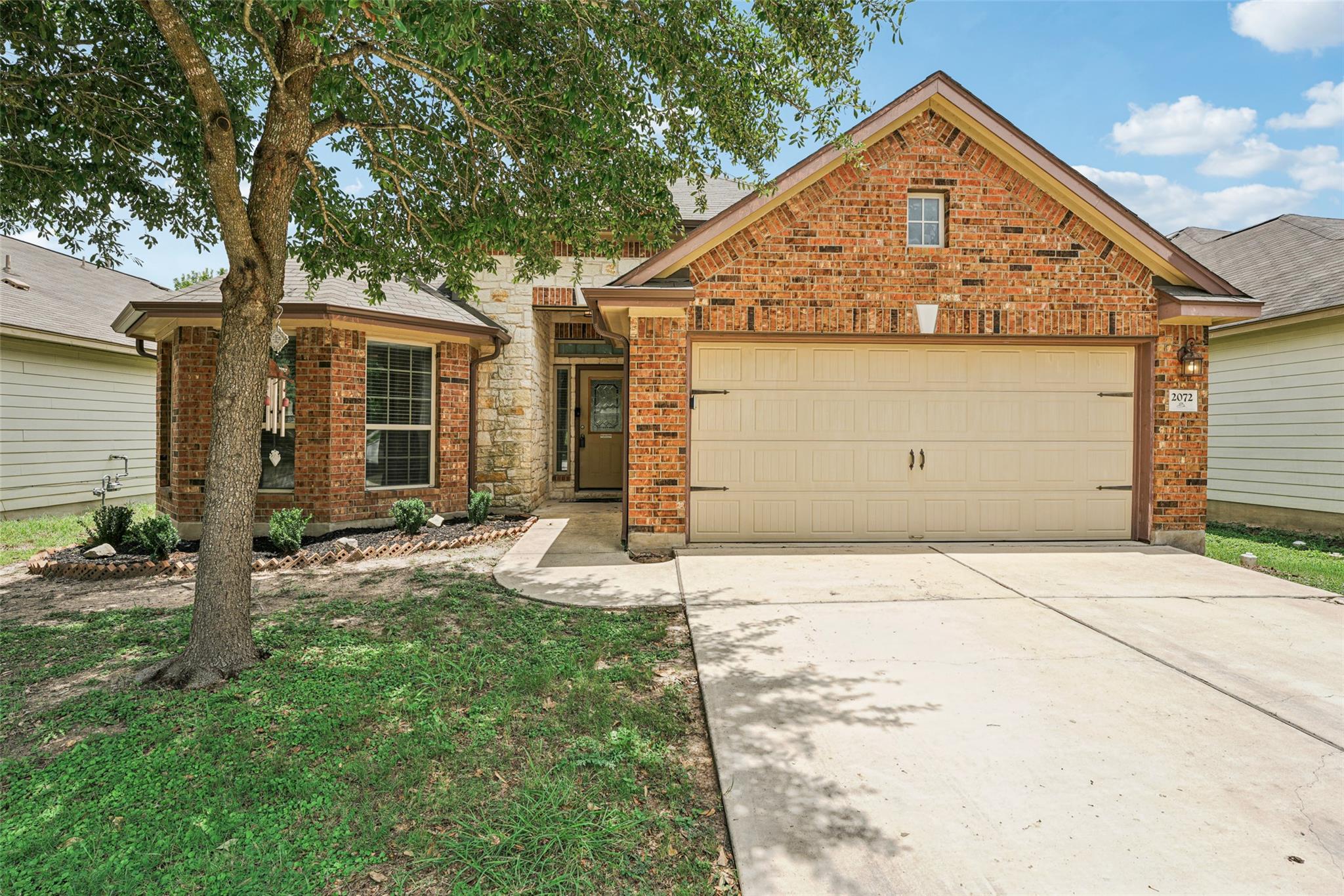 2072 Livonia Dr, Buda, TX 78610