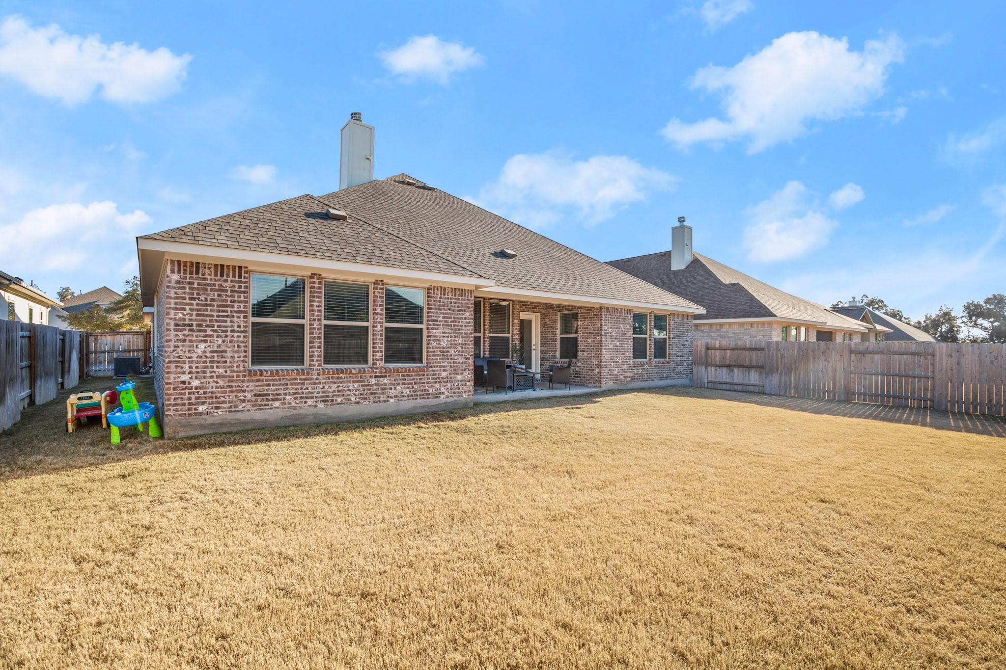 120 Red Granite Rd, Georgetown, TX 78633
