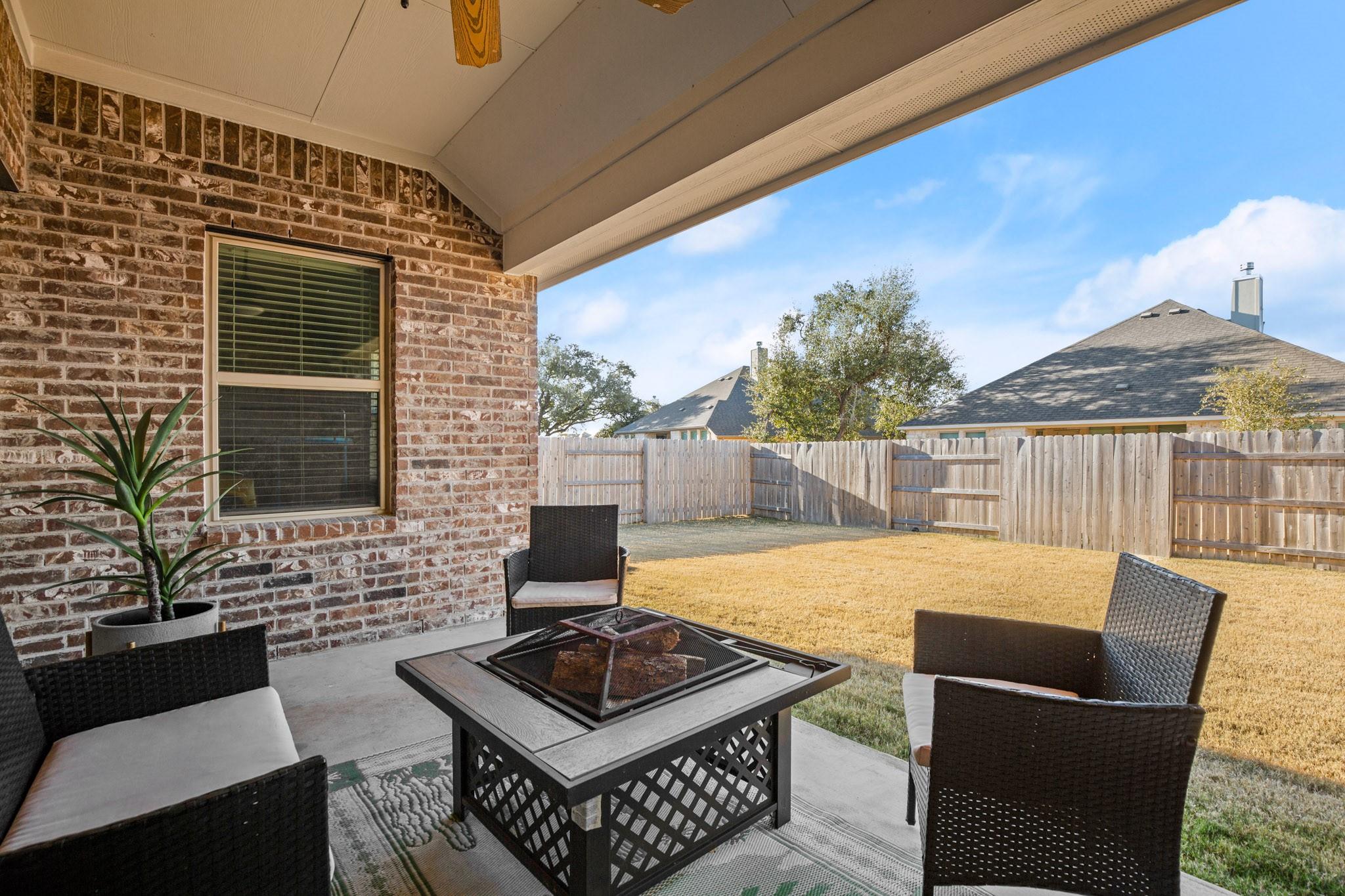 120 Red Granite Rd, Georgetown, TX 78633