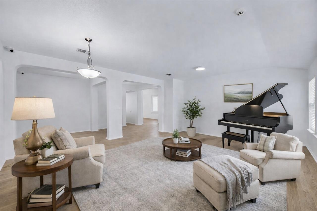 19700 San Chisolm Dr, Round Rock, TX 78664