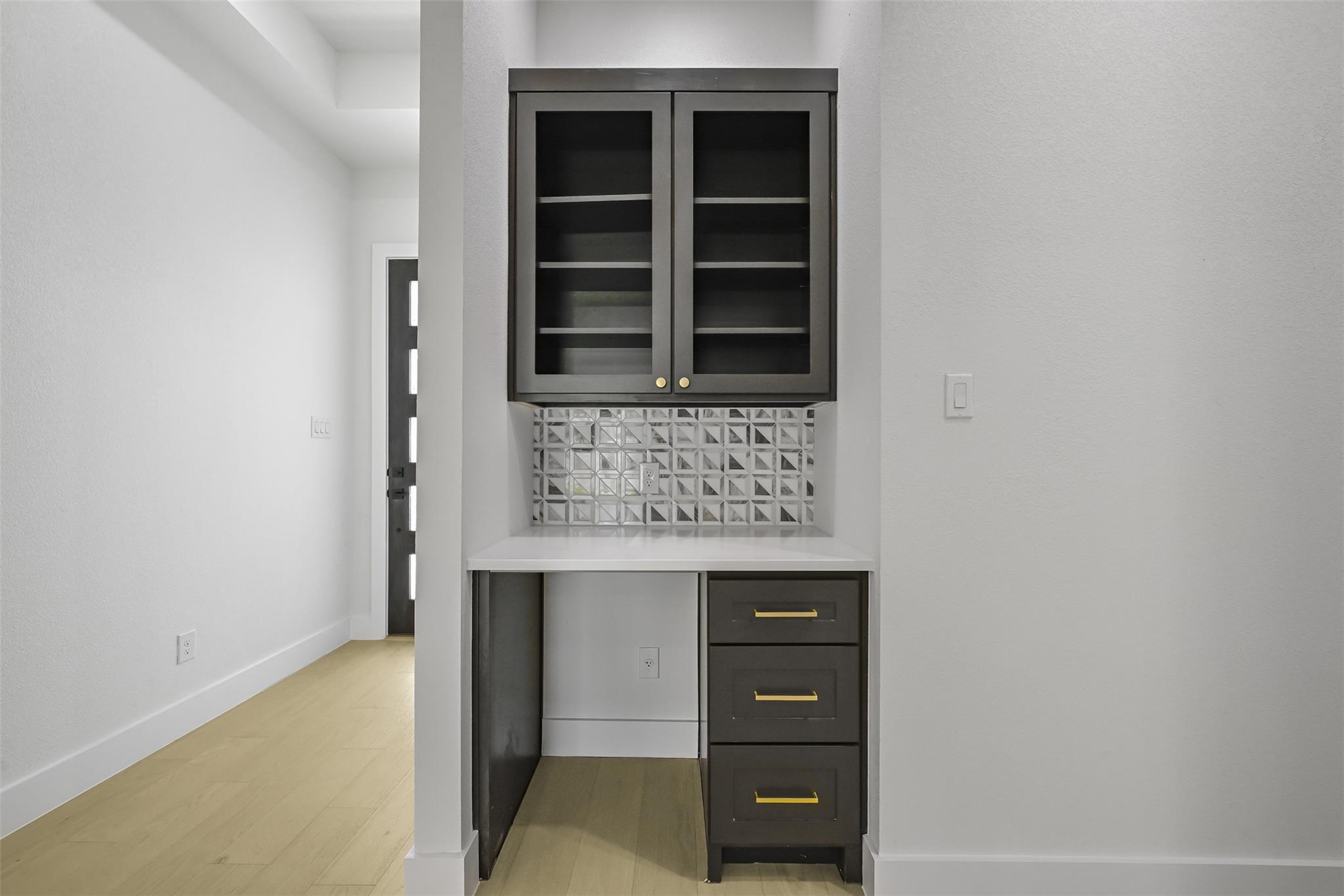 609 Cowal Dr S, Briarcliff, TX 78669