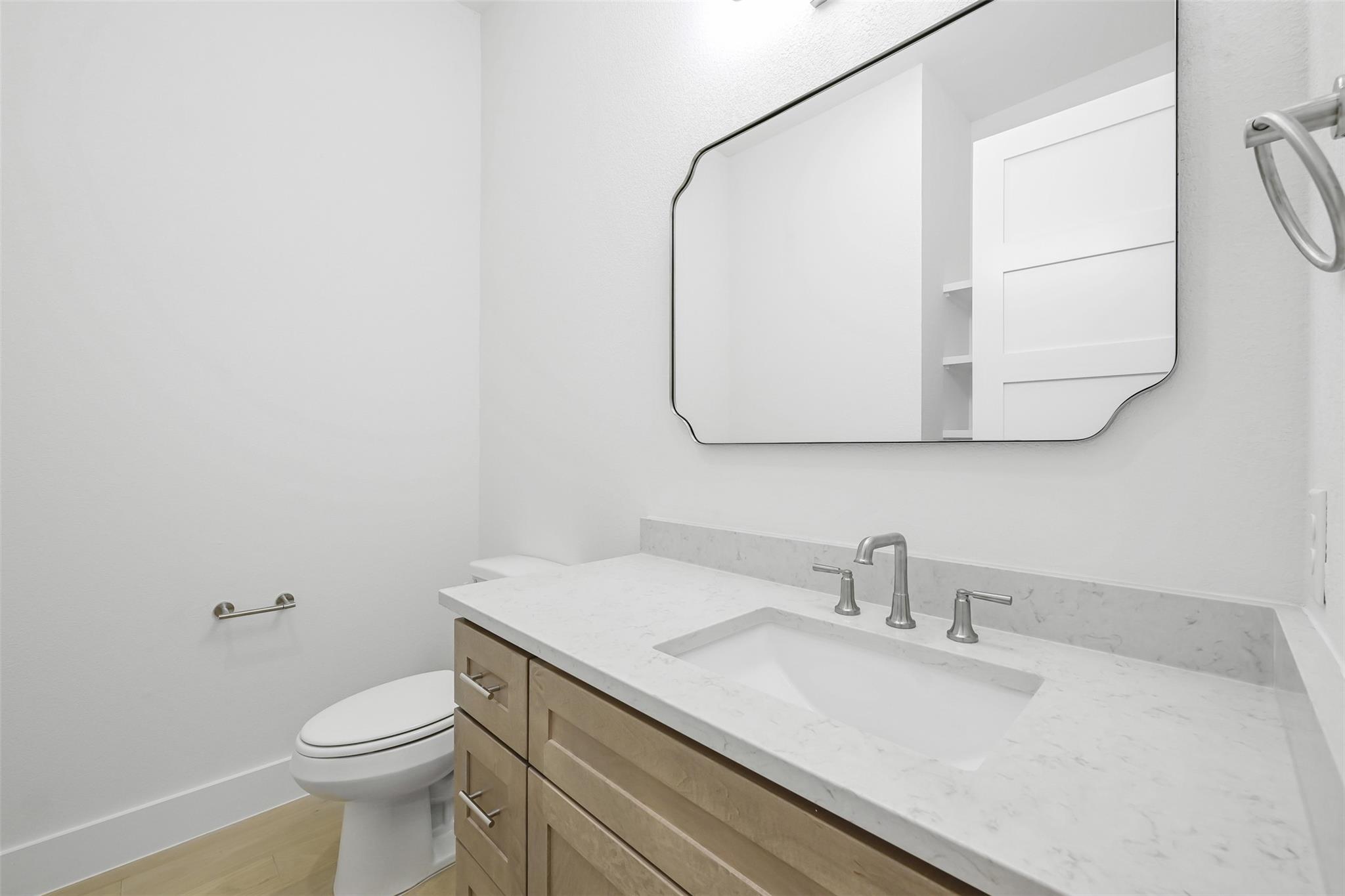 609 Cowal Dr S, Briarcliff, TX 78669