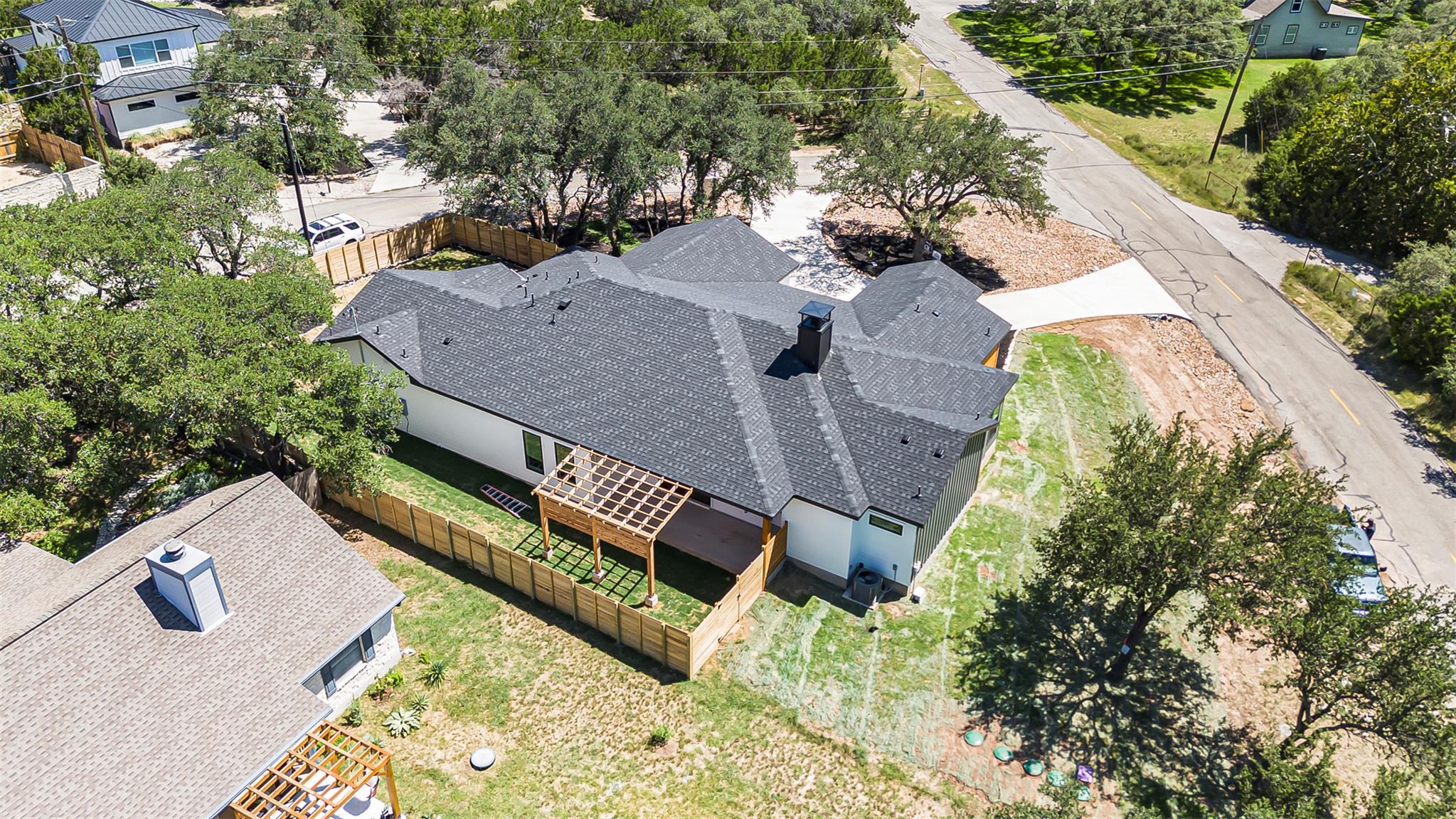 609 Cowal Dr S, Briarcliff, TX 78669