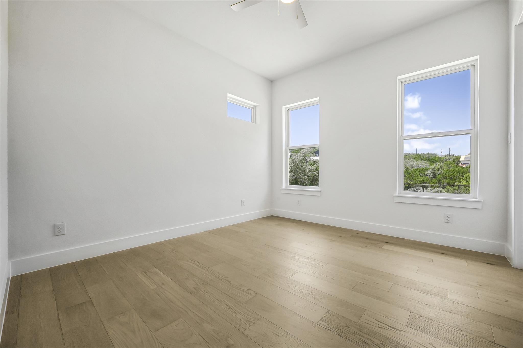 609 Cowal Dr S, Briarcliff, TX 78669