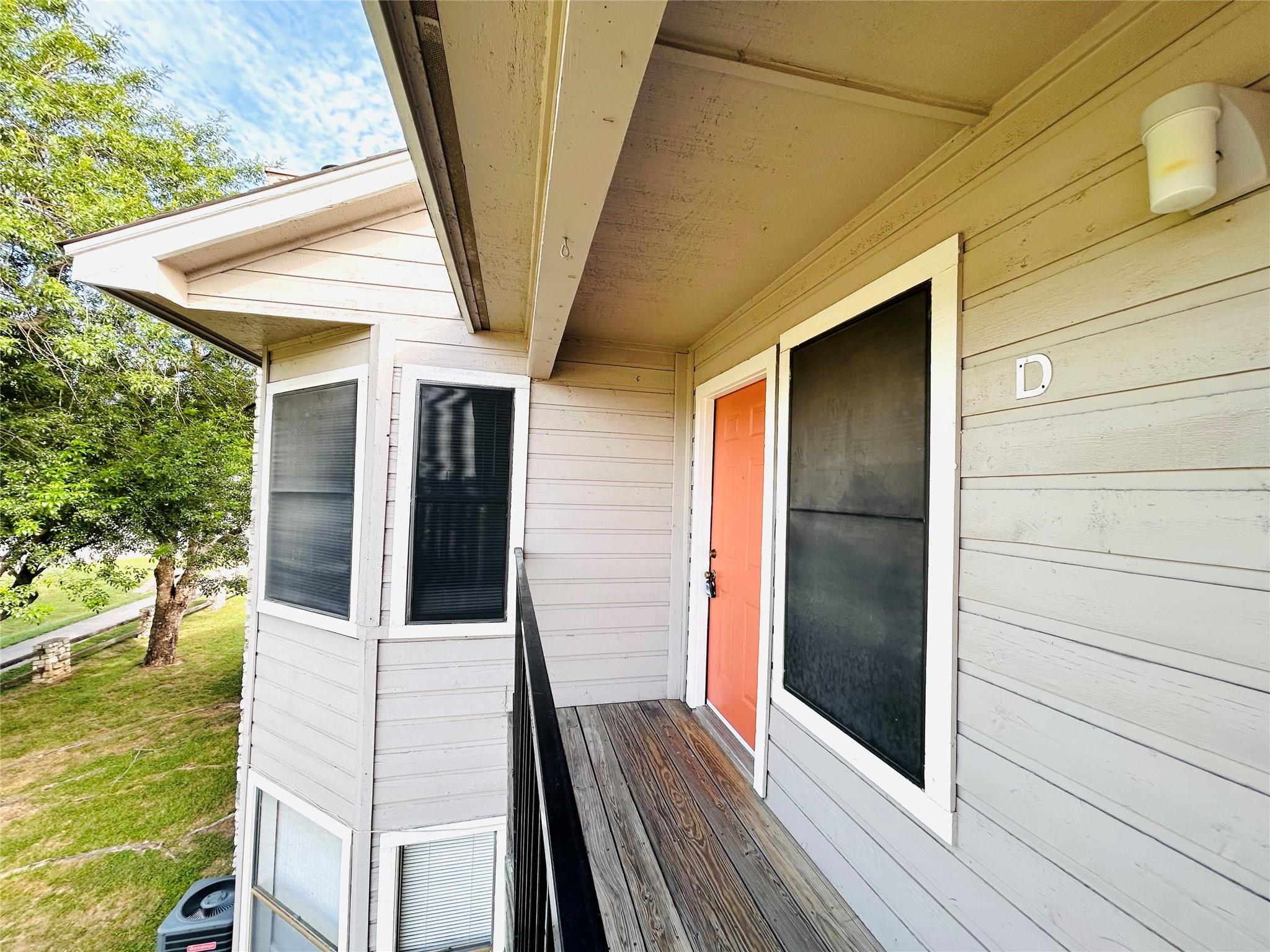 8913 Schick Rd # D, Austin, TX 78729