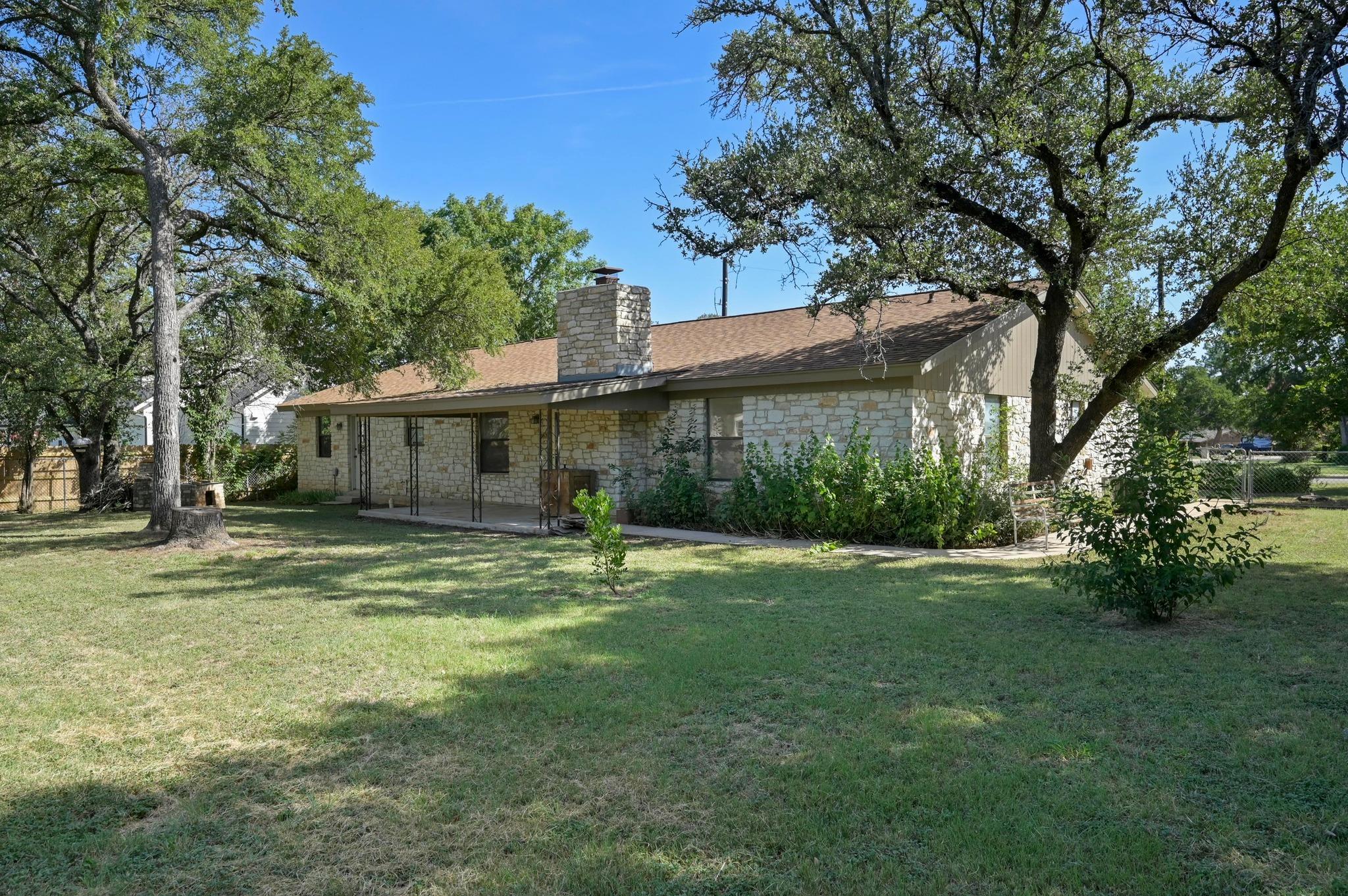 2202 Dawn Dr, Georgetown, TX 78628