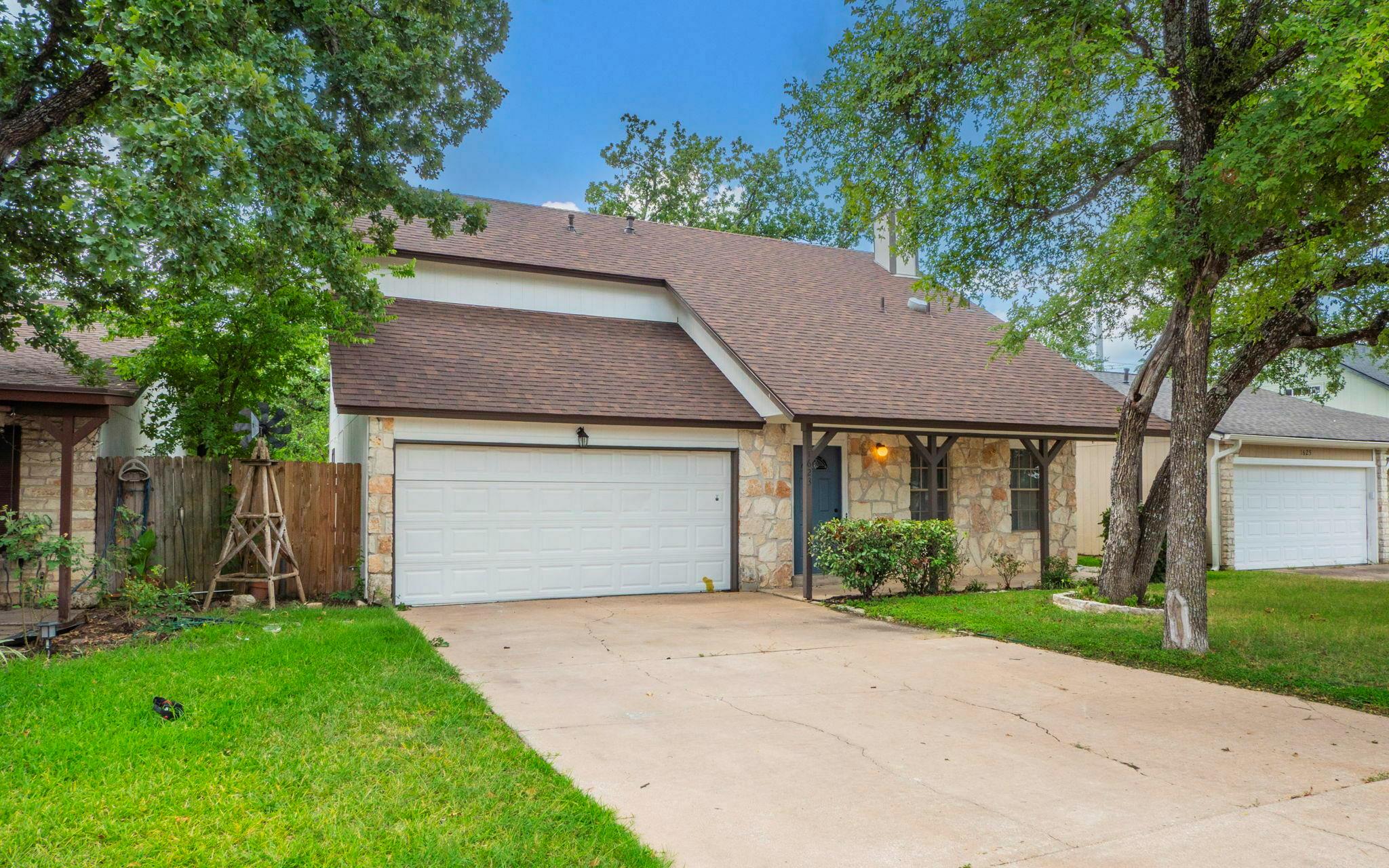 1623 Peachtree Valley Dr, Round Rock, TX 78681