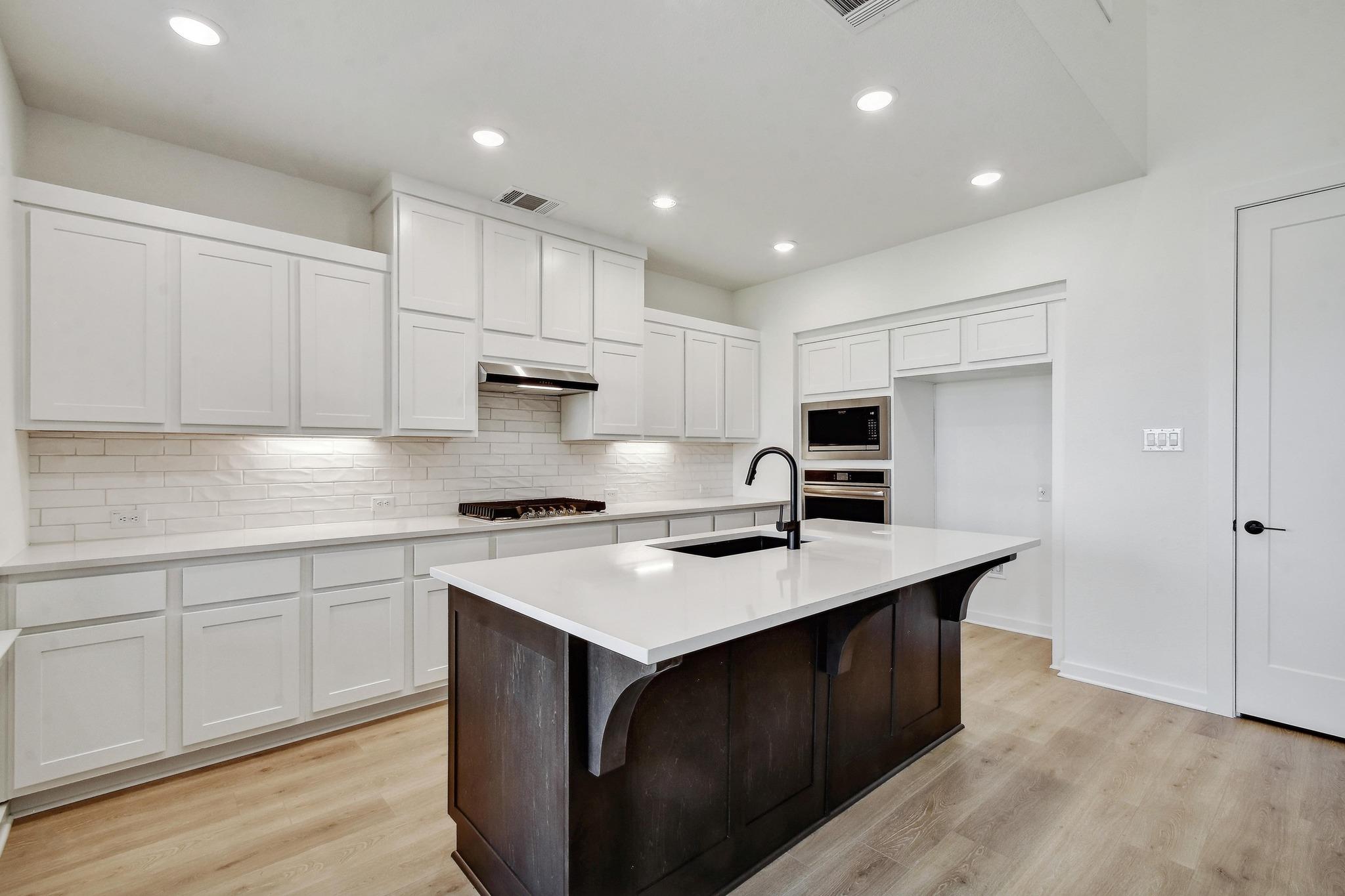 596 Biscayne Bay Bnd, Kyle, TX 78640