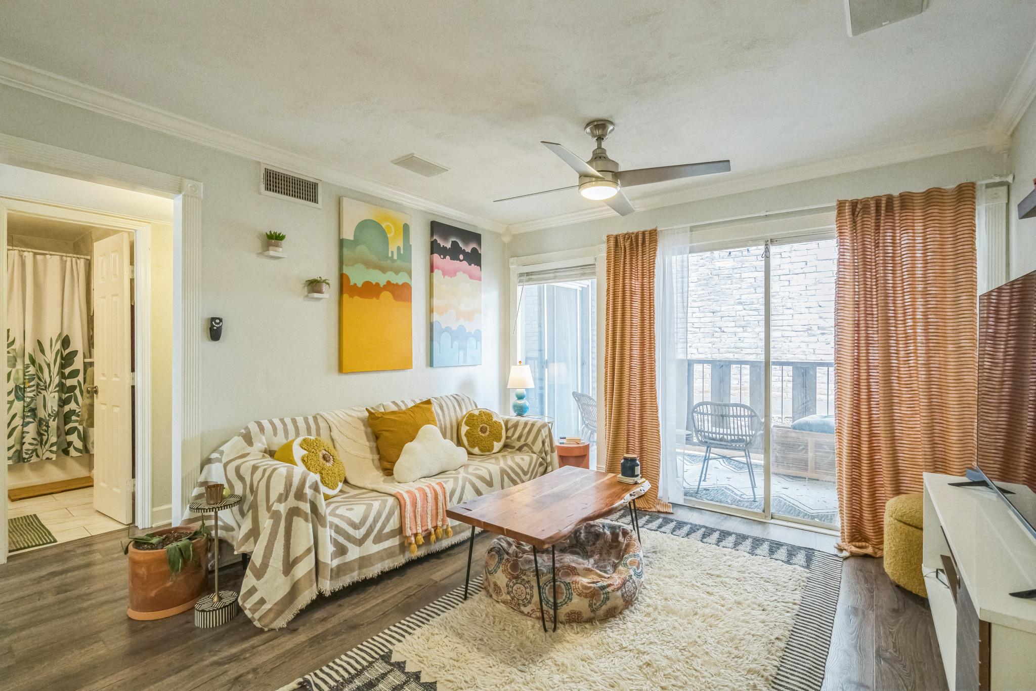 1304 Summit St # 107, Austin, TX 78741