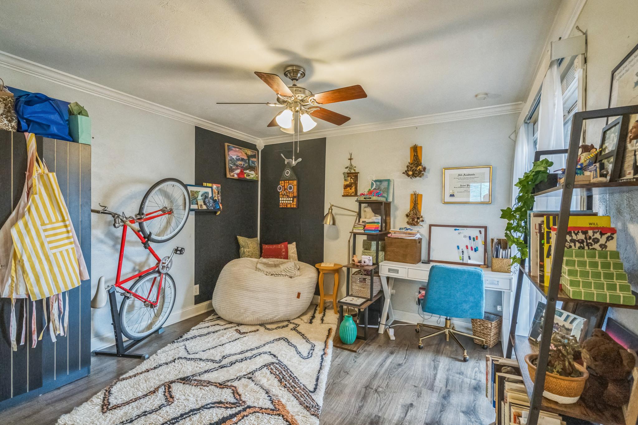 1304 Summit St # 107, Austin, TX 78741