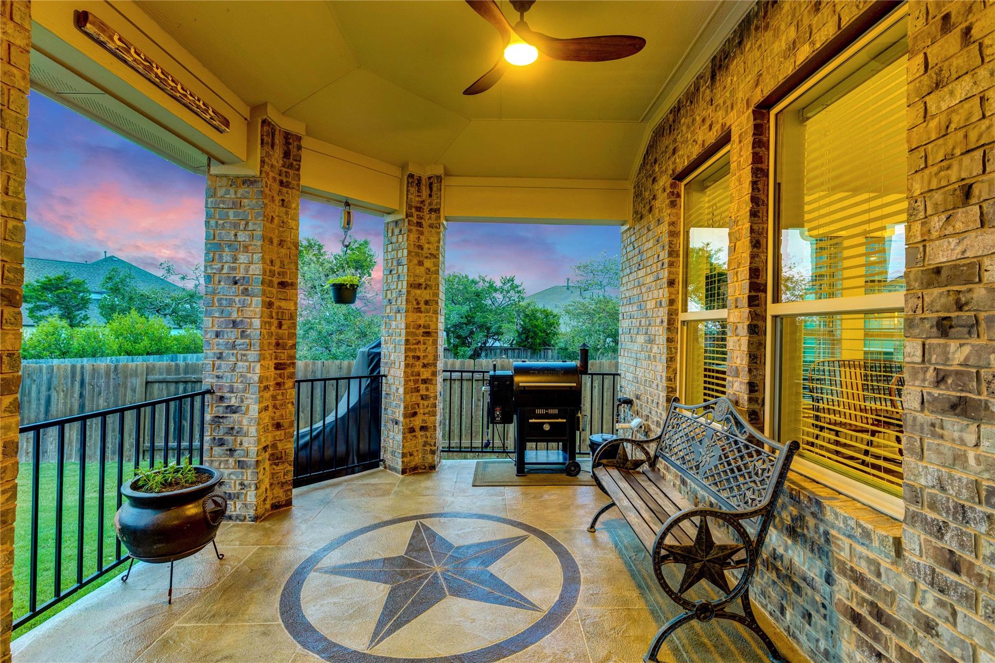 2817 Mossy Springs Dr, Leander, TX 78641
