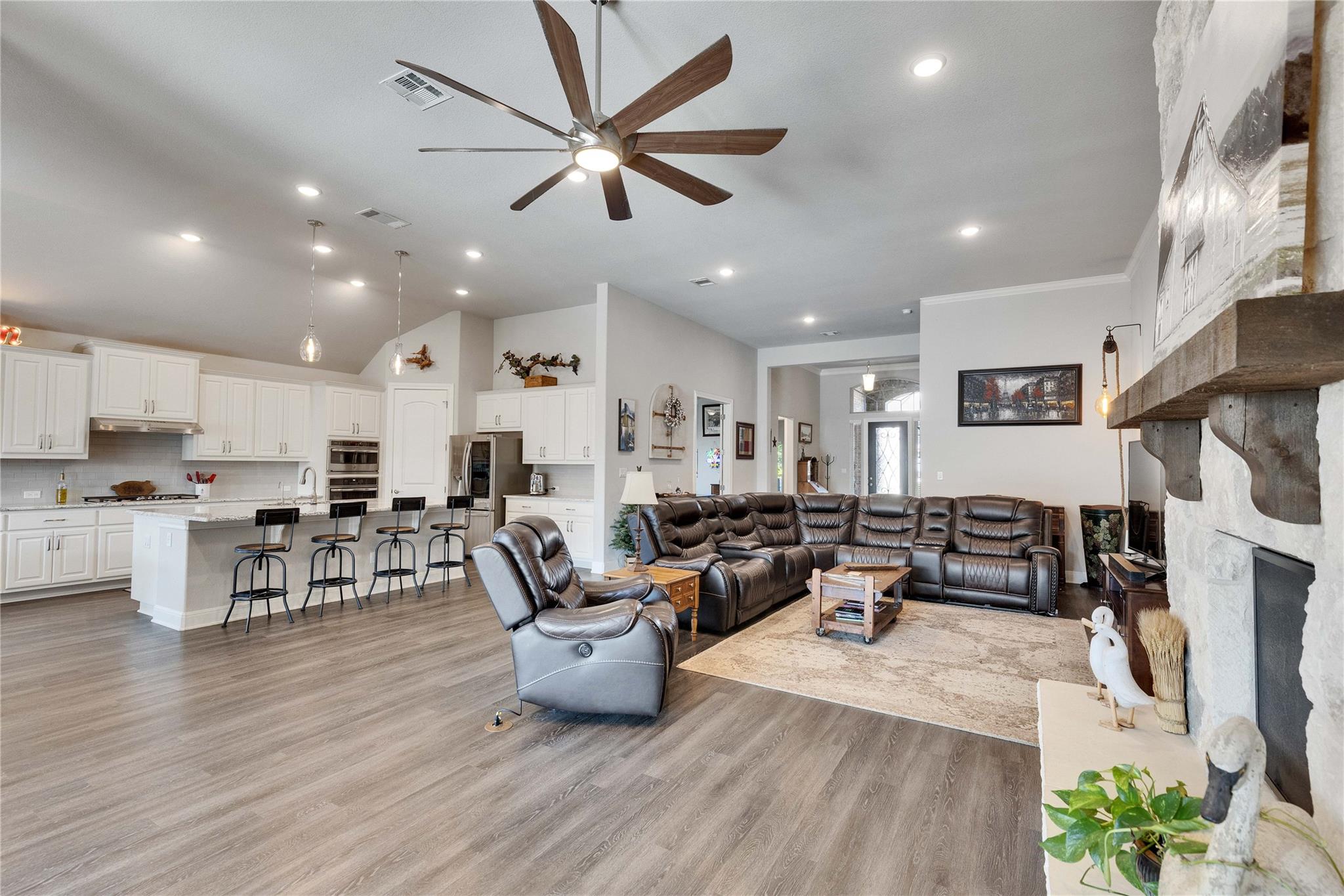 2817 Mossy Springs Dr, Leander, TX 78641