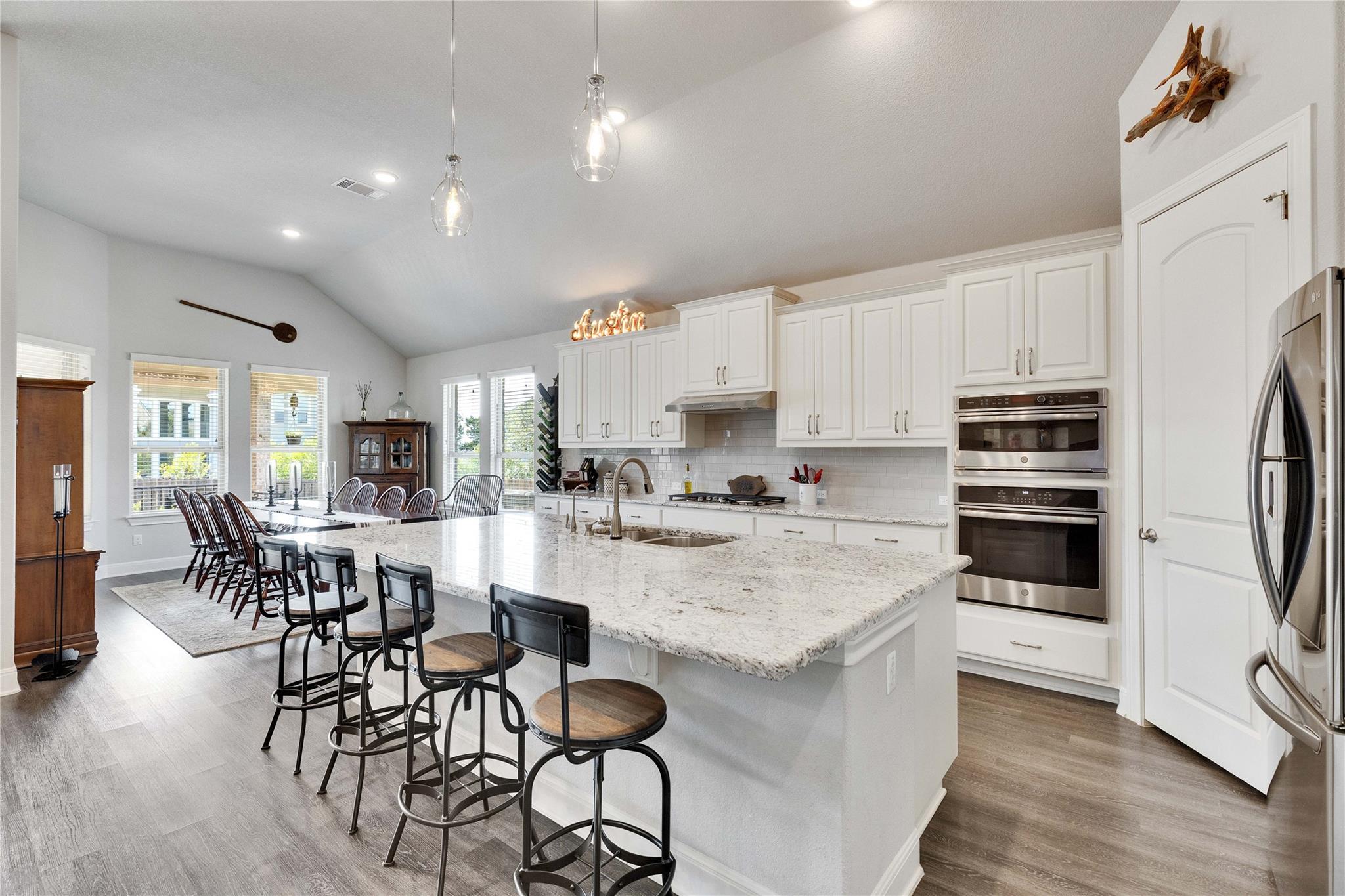 2817 Mossy Springs Dr, Leander, TX 78641