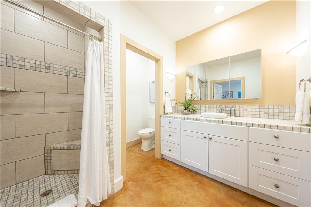 3210 R O Dr, Spicewood, TX 78669