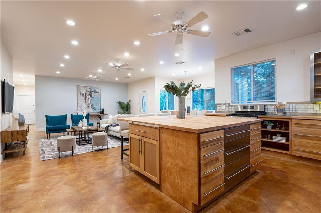 3210 R O Dr, Spicewood, TX 78669