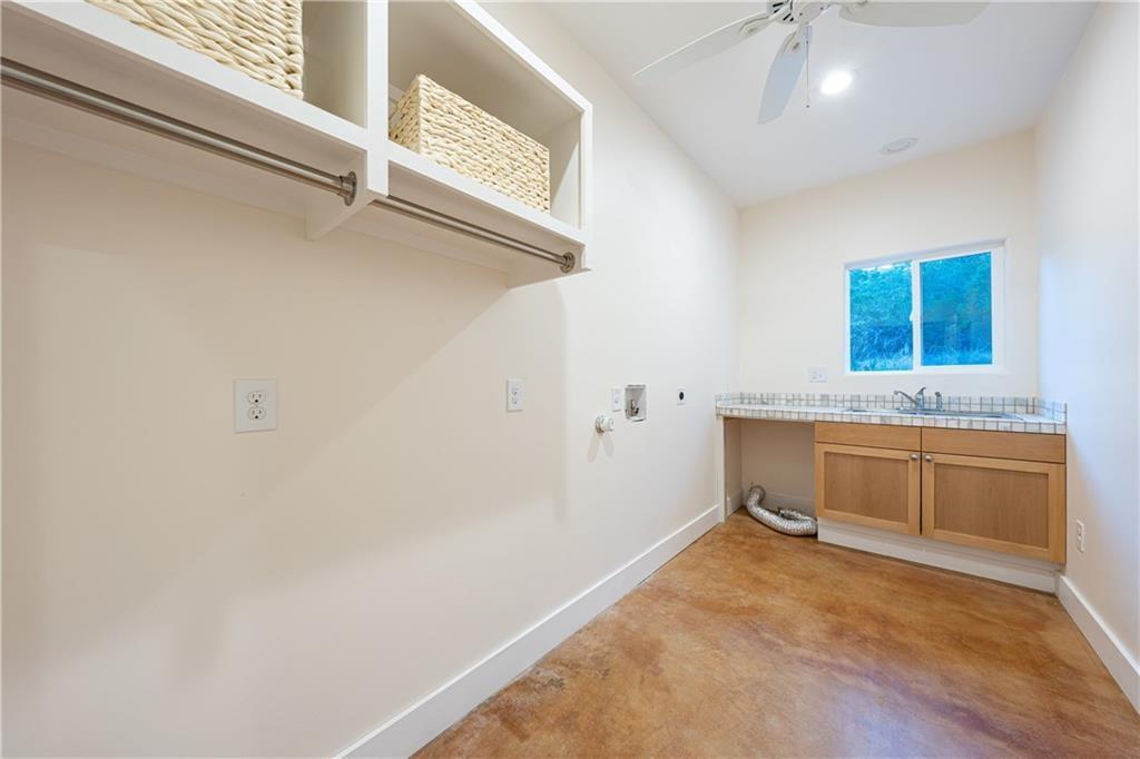 3210 R O Dr, Spicewood, TX 78669