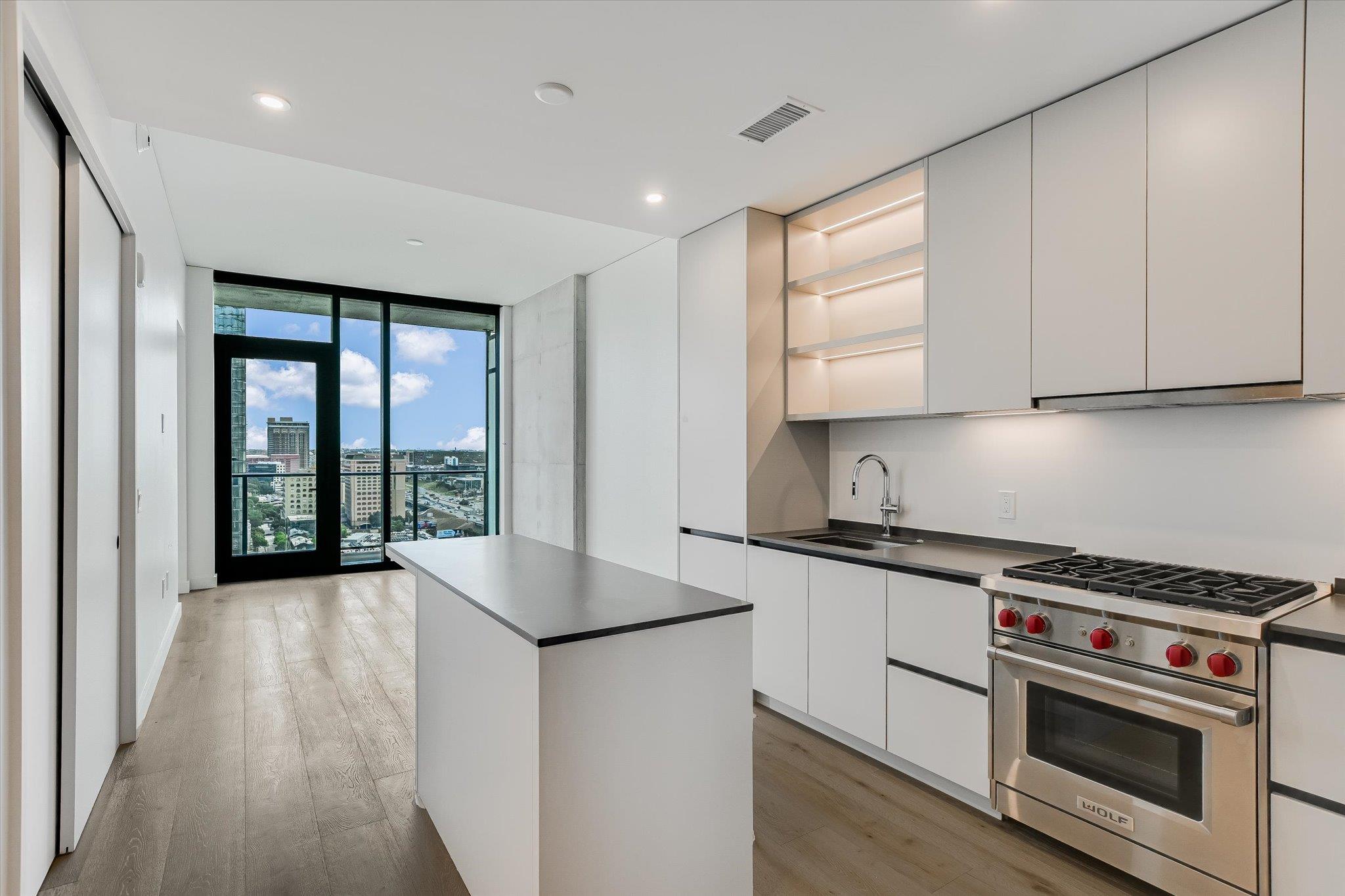 610 Davis St # 1911, Austin, TX 78701