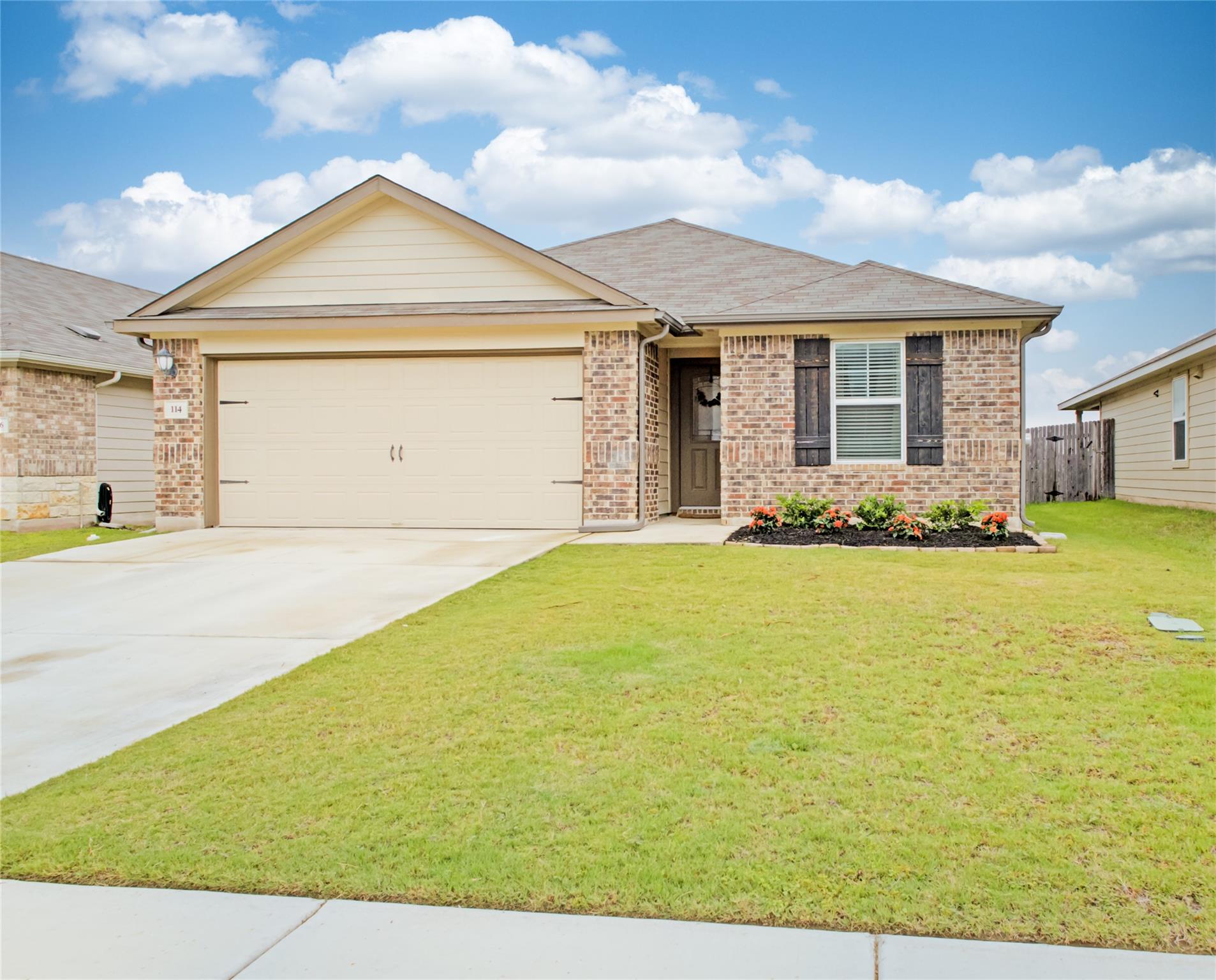 114 Creek Hollow Dr, Hutto, TX 78634