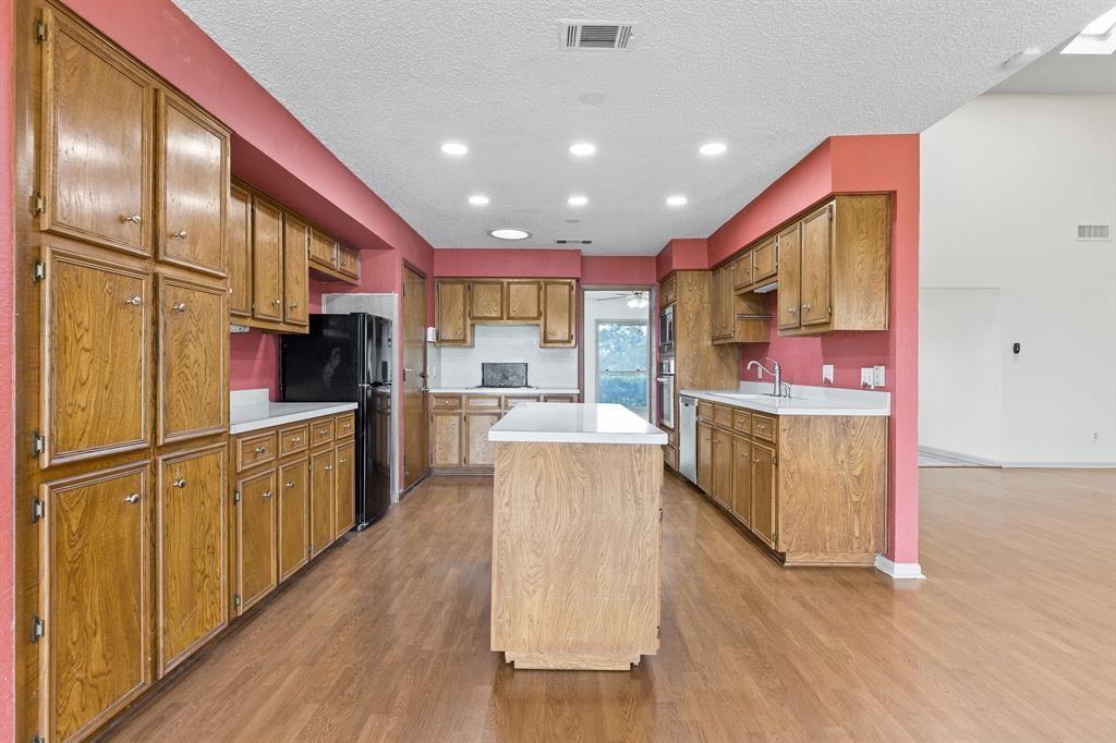 1957 County Road 107, Hutto, TX 78634
