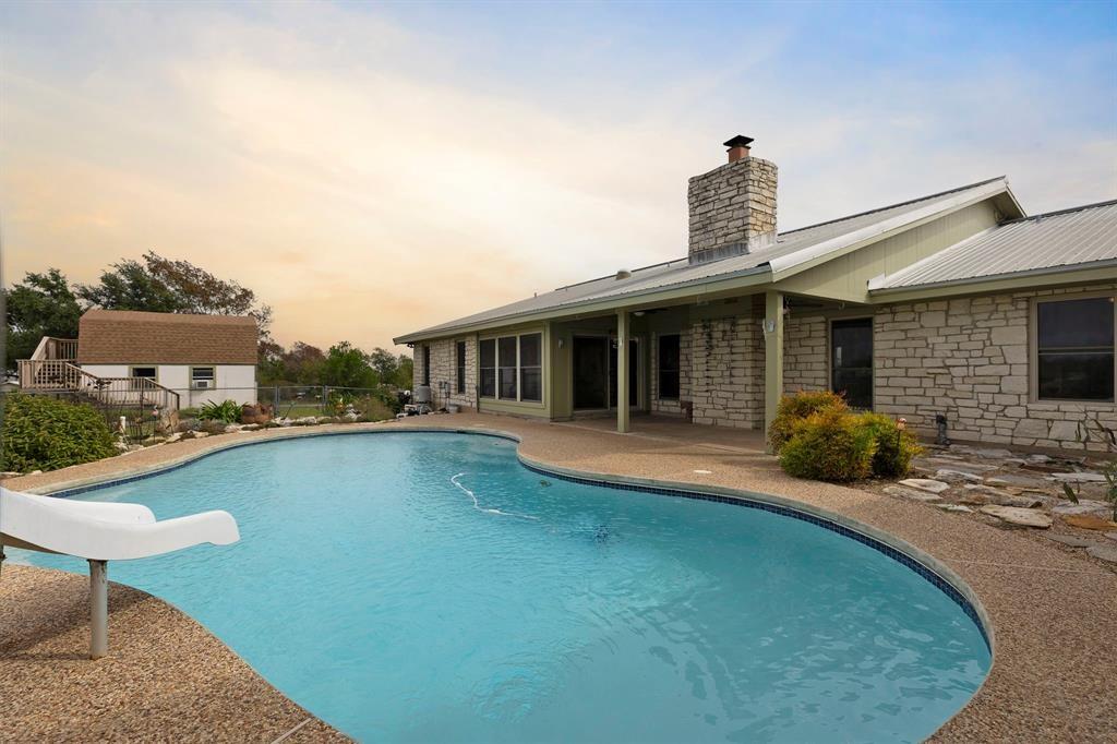 1957 County Road 107, Hutto, TX 78634