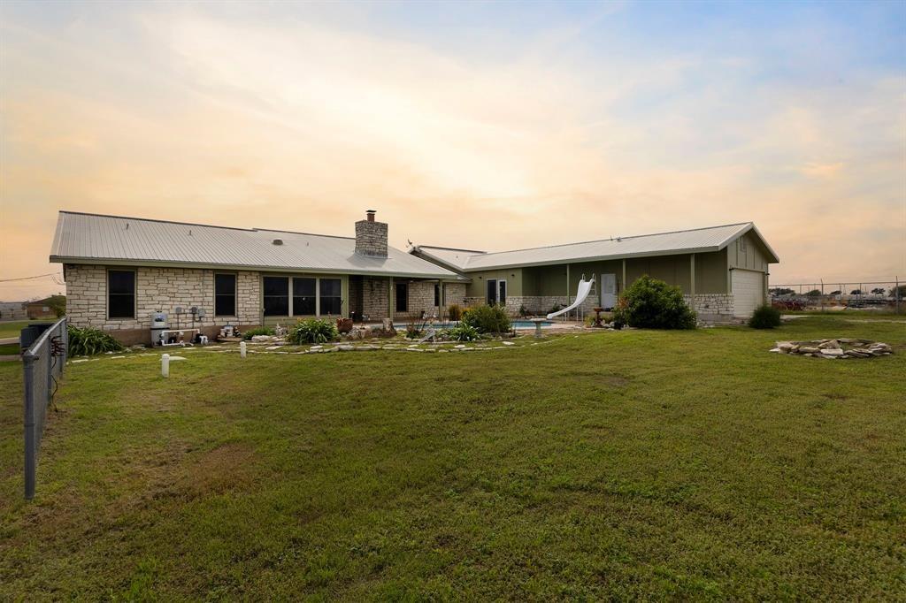 1957 County Road 107, Hutto, TX 78634