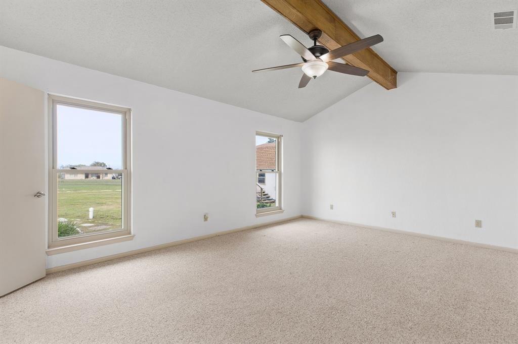 1957 County Road 107, Hutto, TX 78634