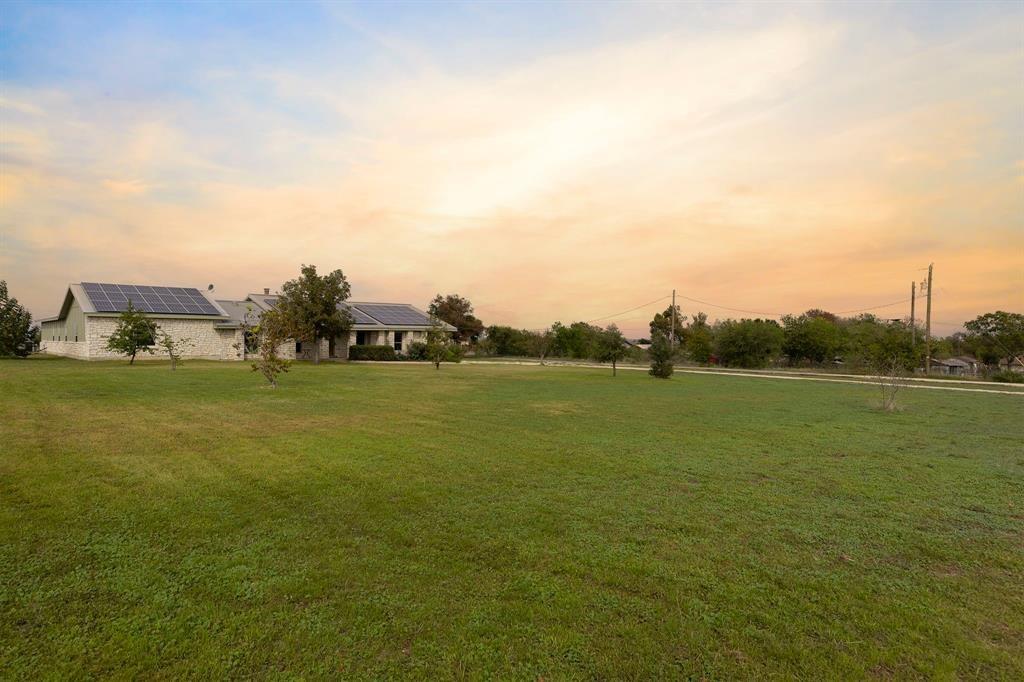1957 County Road 107, Hutto, TX 78634