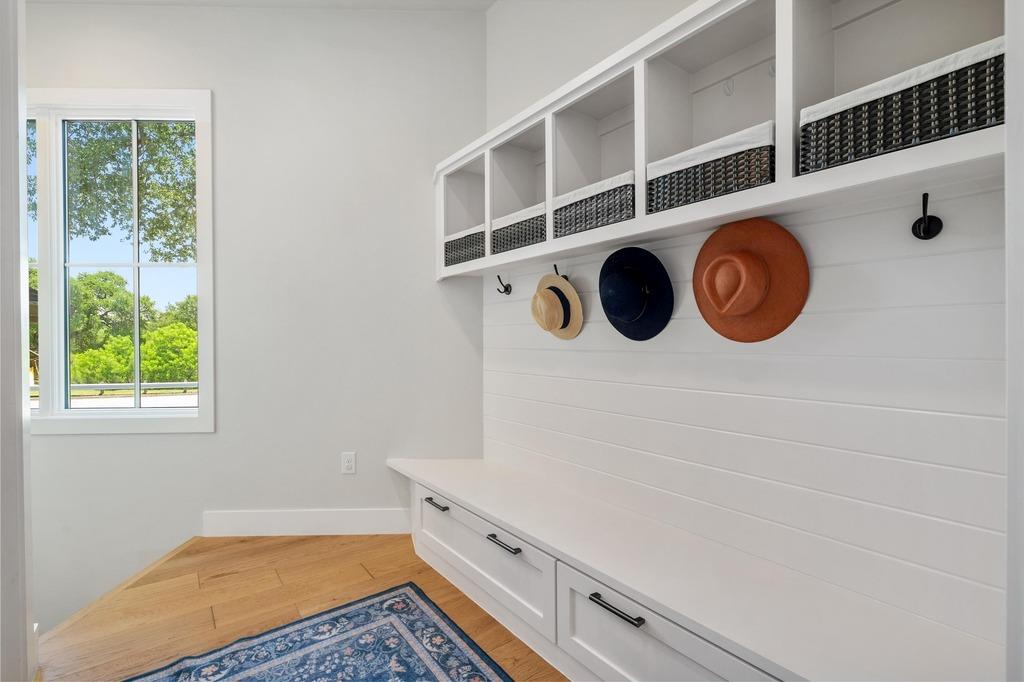 2600 Arion Cir, Austin, TX 78730