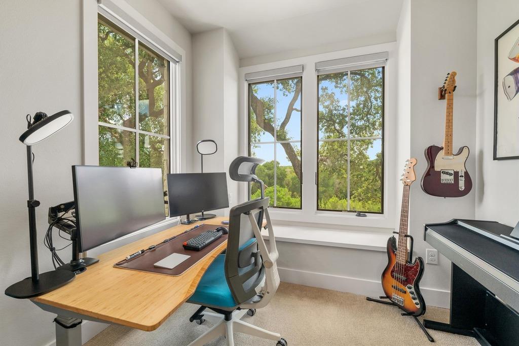 2600 Arion Cir, Austin, TX 78730