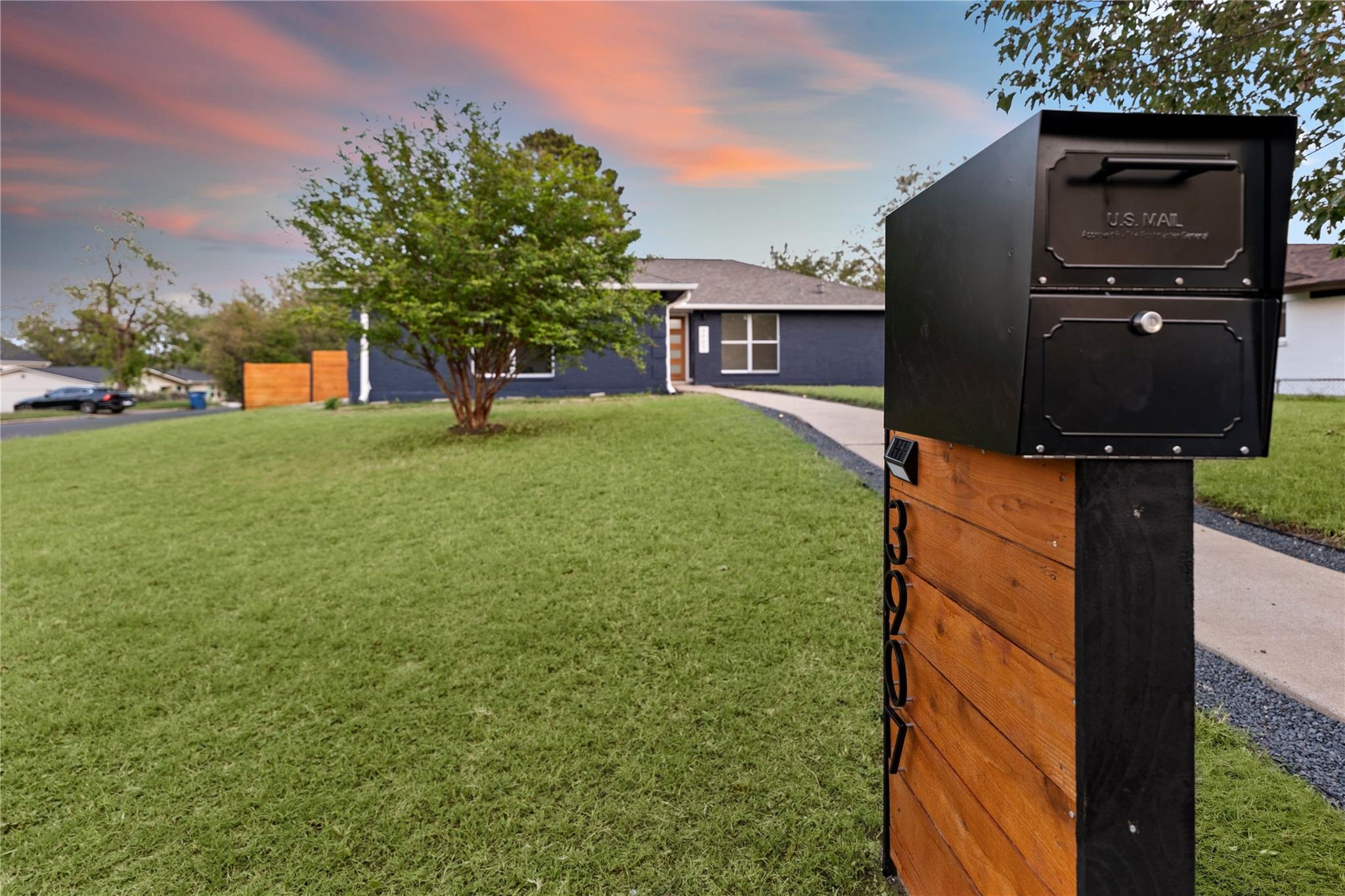3907 Carmel Dr, Austin, TX 78721