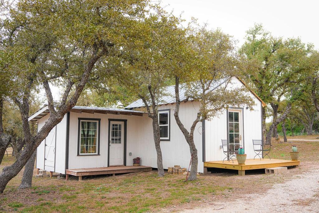 434 Gold Schaefer Rd, Fredericksburg, TX 78624