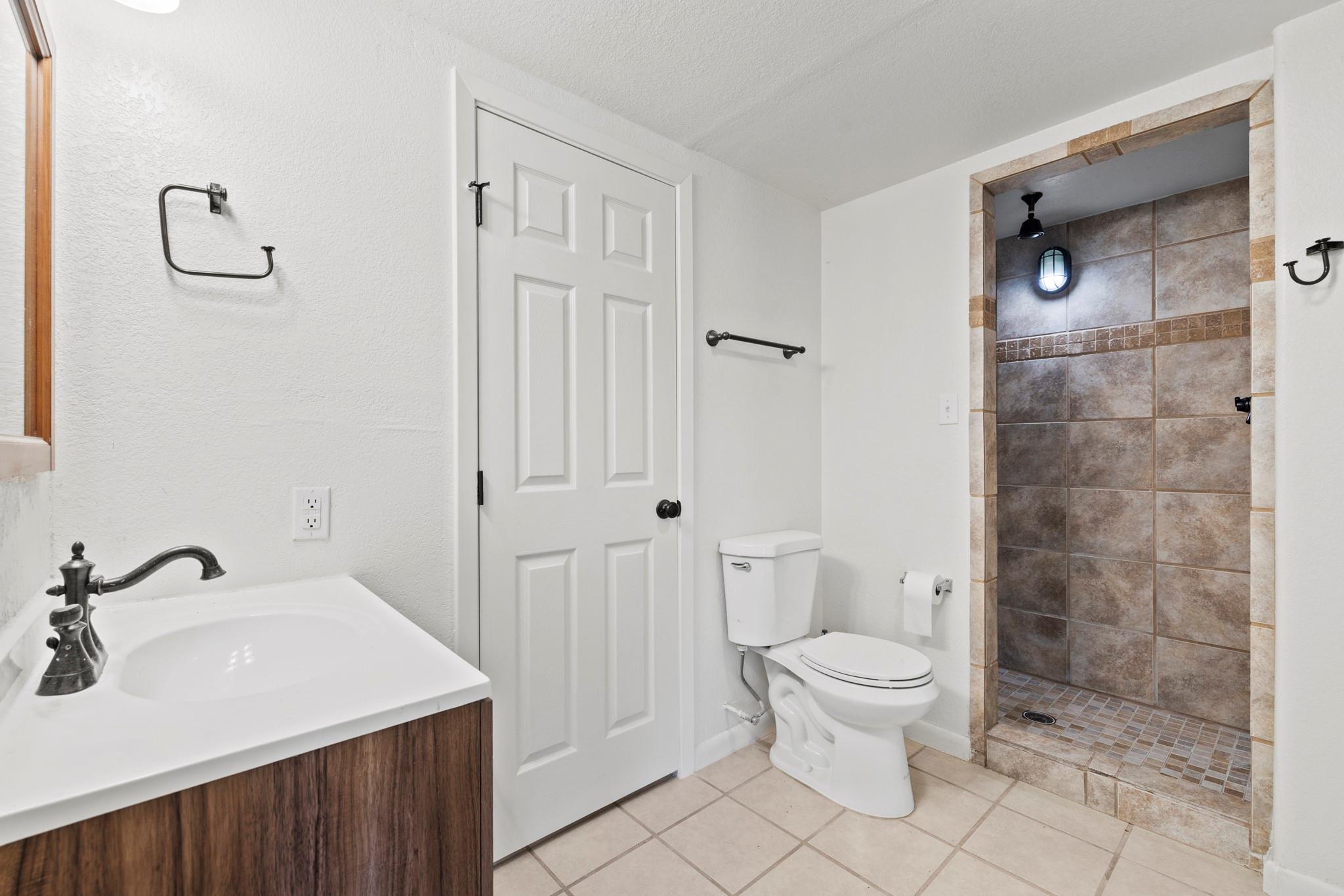 434 Gold Schaefer Rd, Fredericksburg, TX 78624