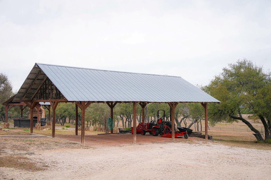 434 Gold Schaefer Rd, Fredericksburg, TX 78624