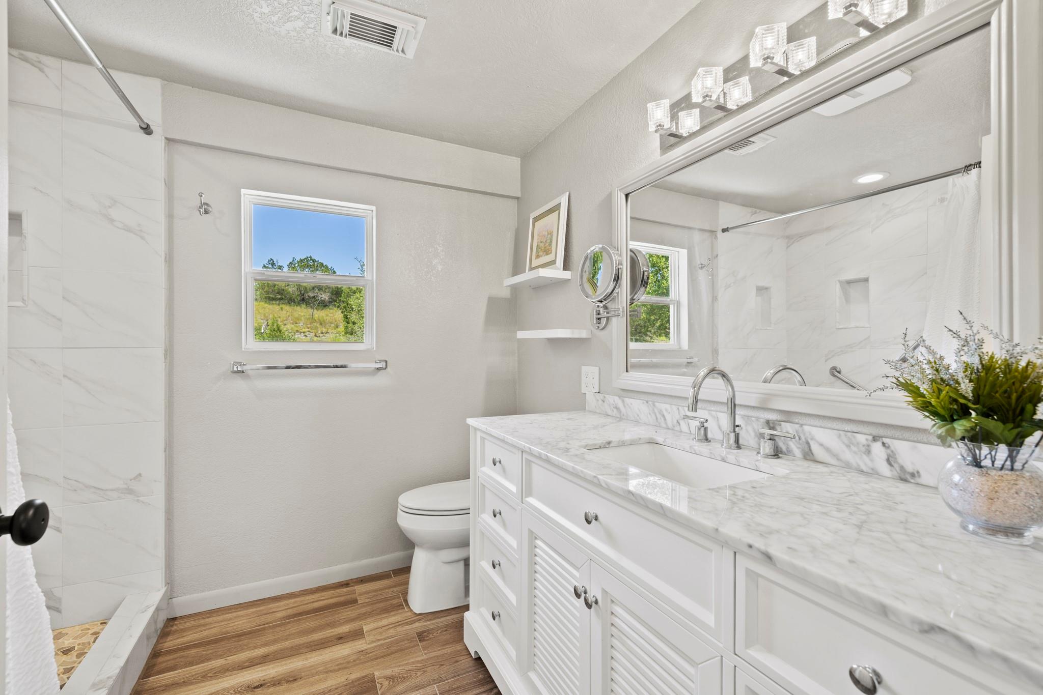 434 Gold Schaefer Rd, Fredericksburg, TX 78624