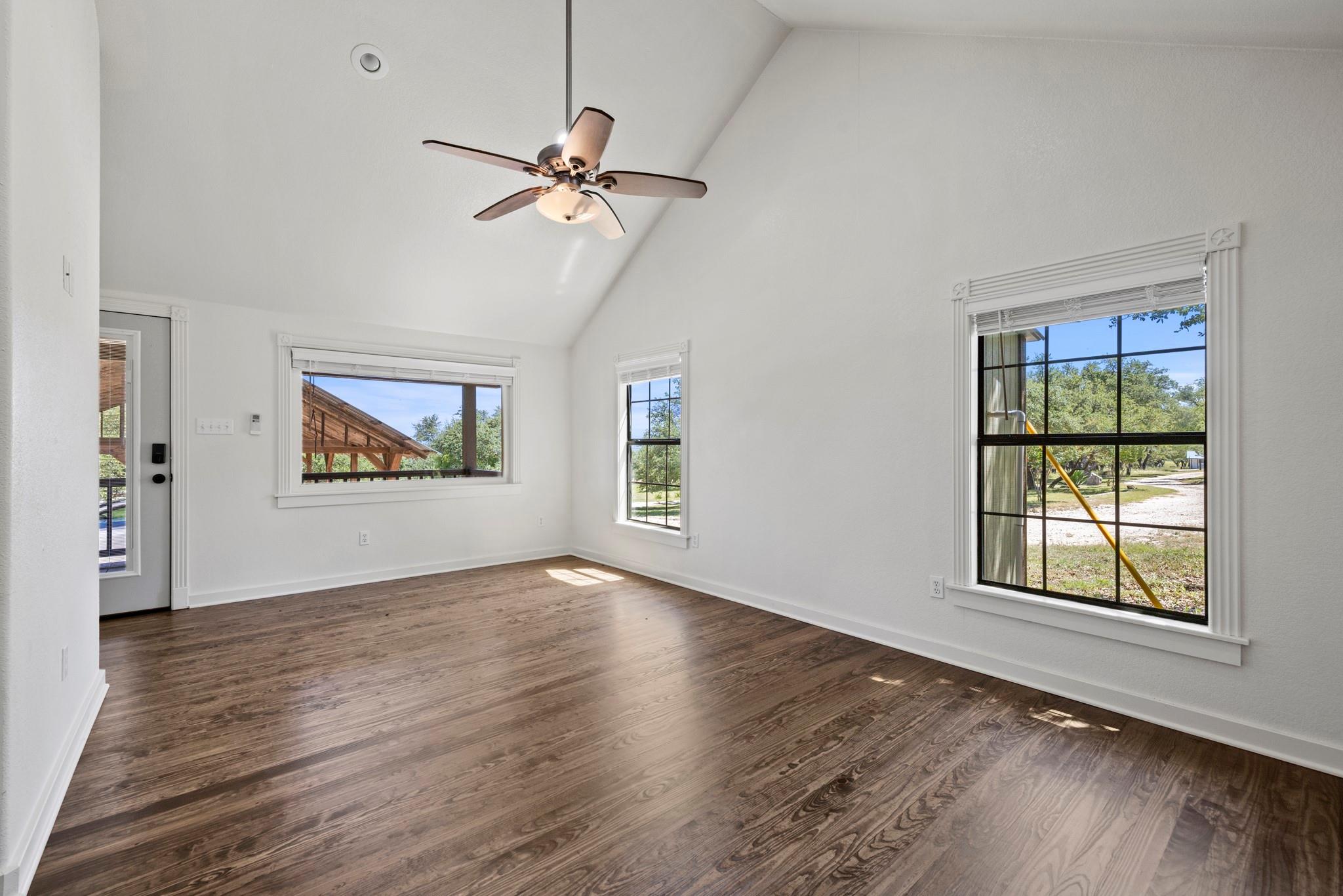 434 Gold Schaefer Rd, Fredericksburg, TX 78624
