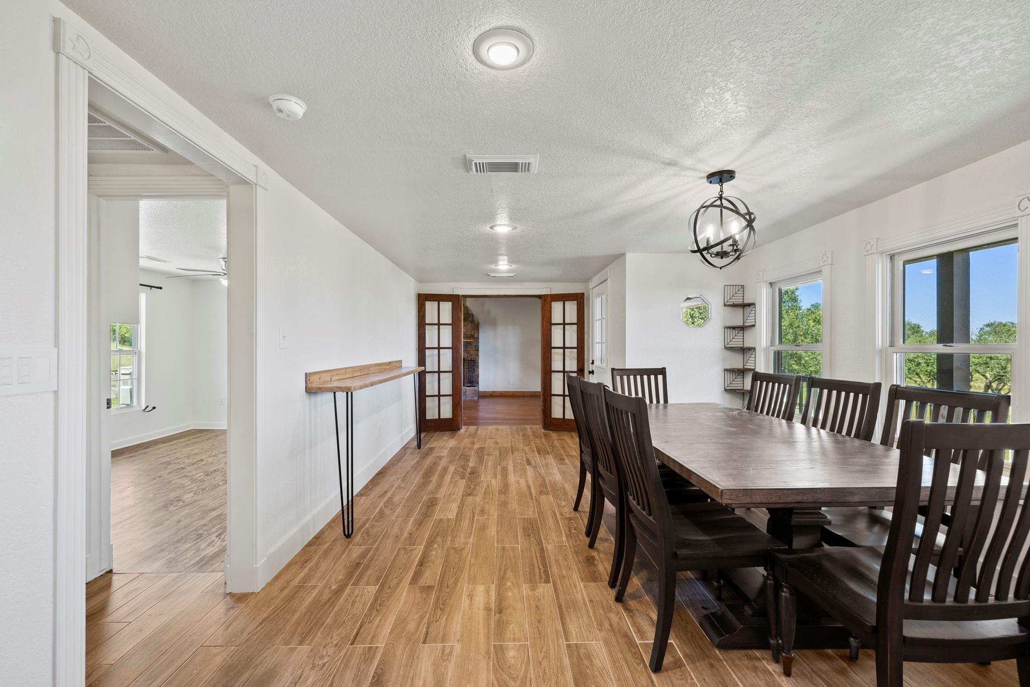 434 Gold Schaefer Rd, Fredericksburg, TX 78624