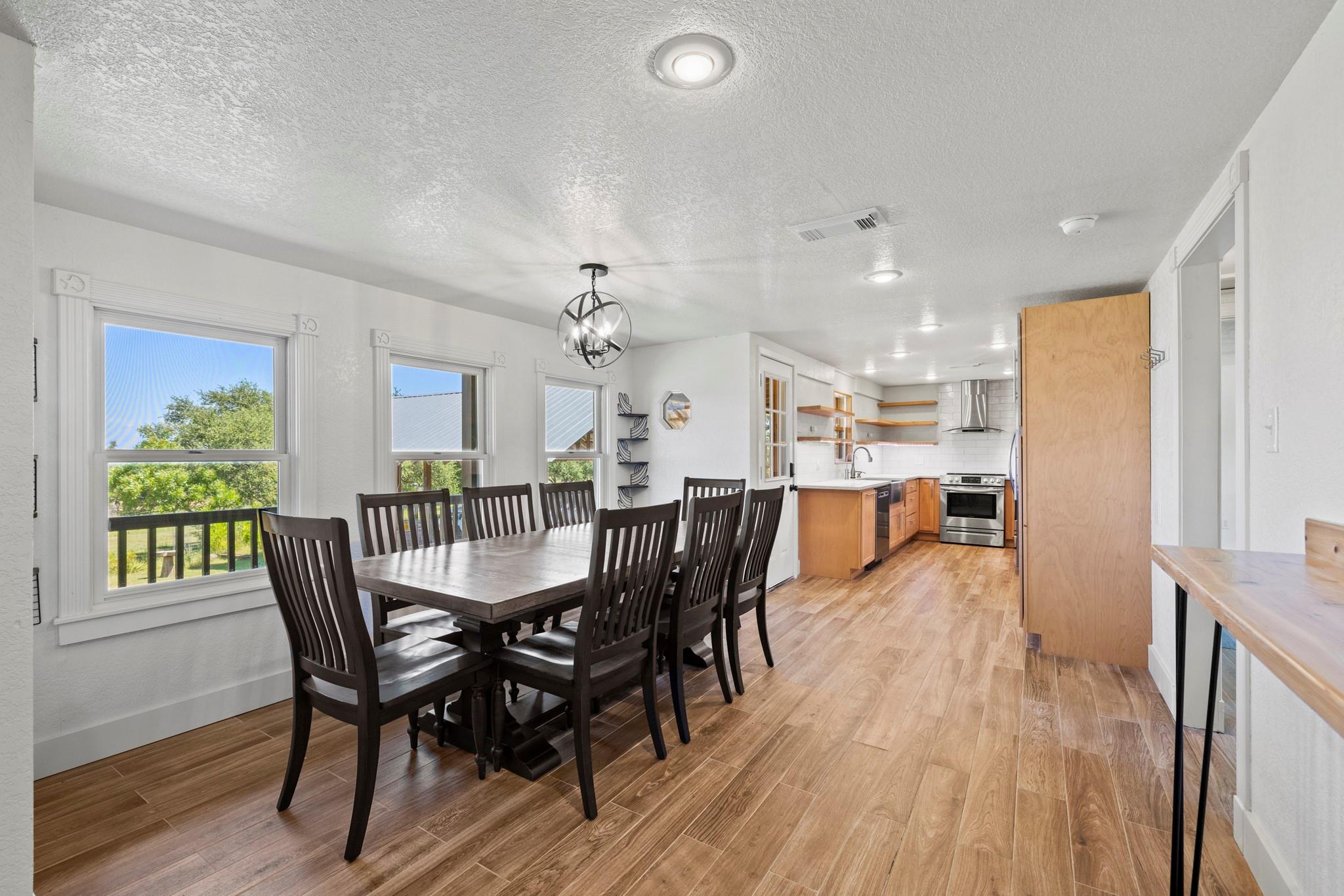 434 Gold Schaefer Rd, Fredericksburg, TX 78624