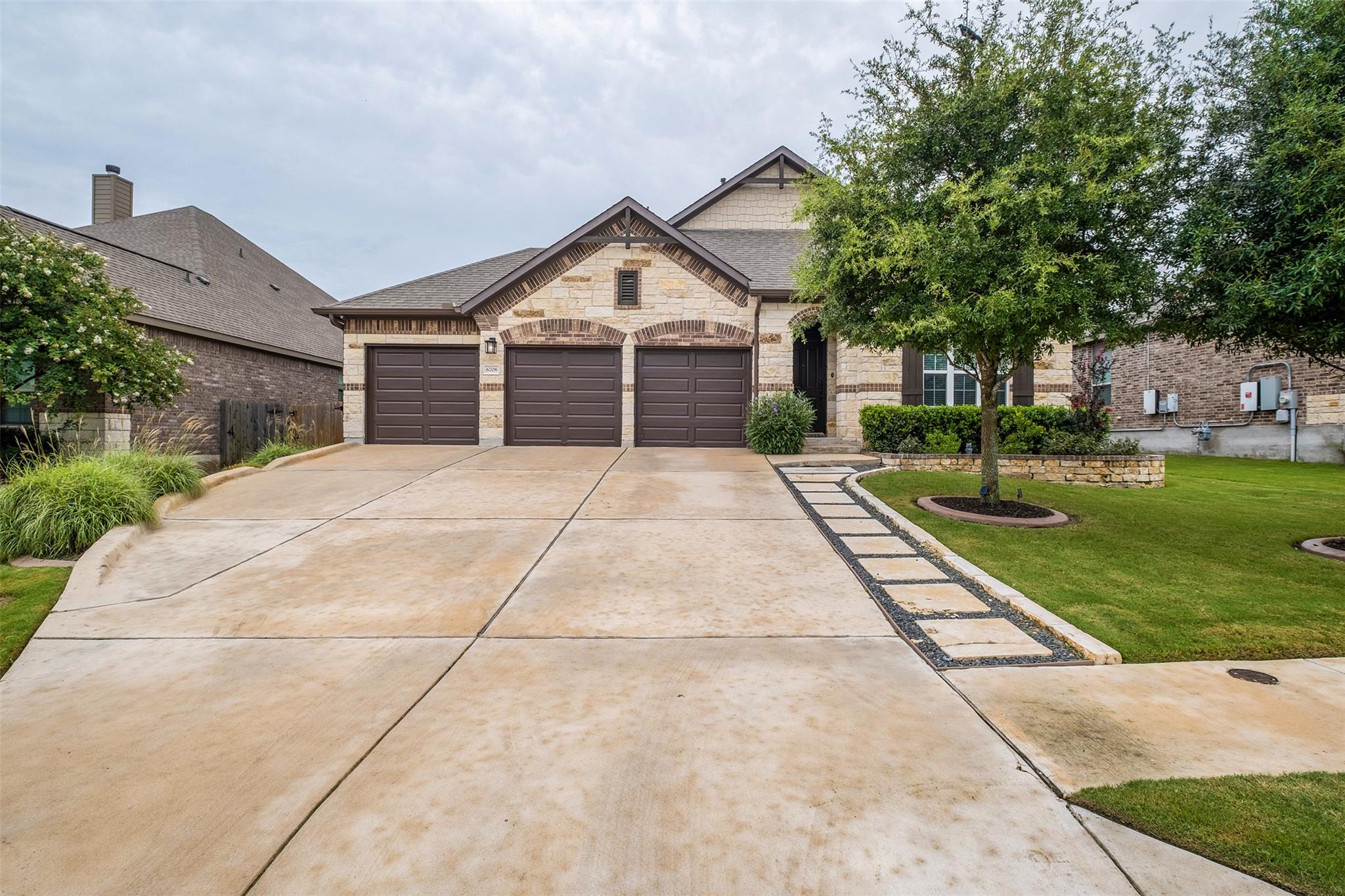 6708 Leonardo Dr, Round Rock, TX 78665