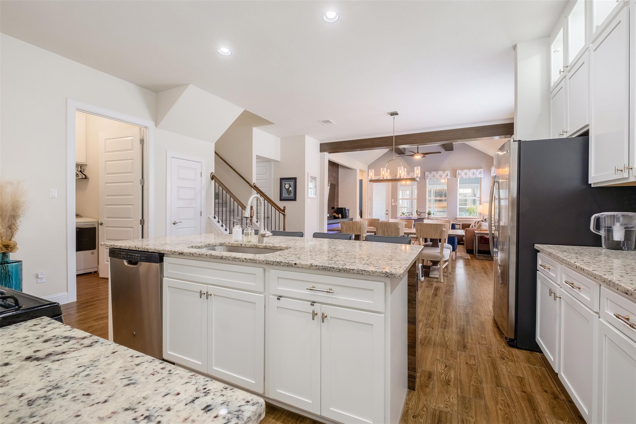 6708 Leonardo Dr, Round Rock, TX 78665