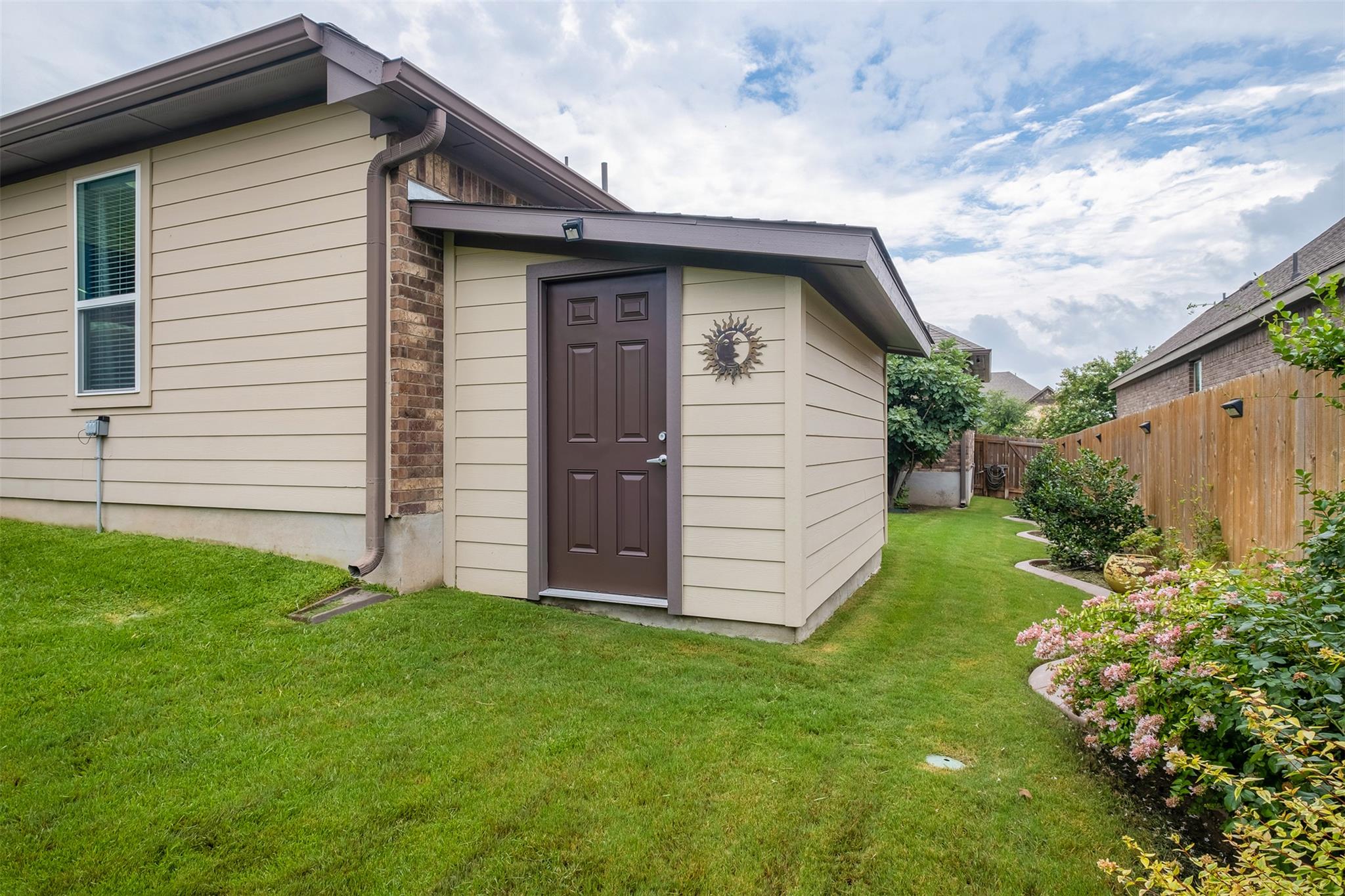 6708 Leonardo Dr, Round Rock, TX 78665