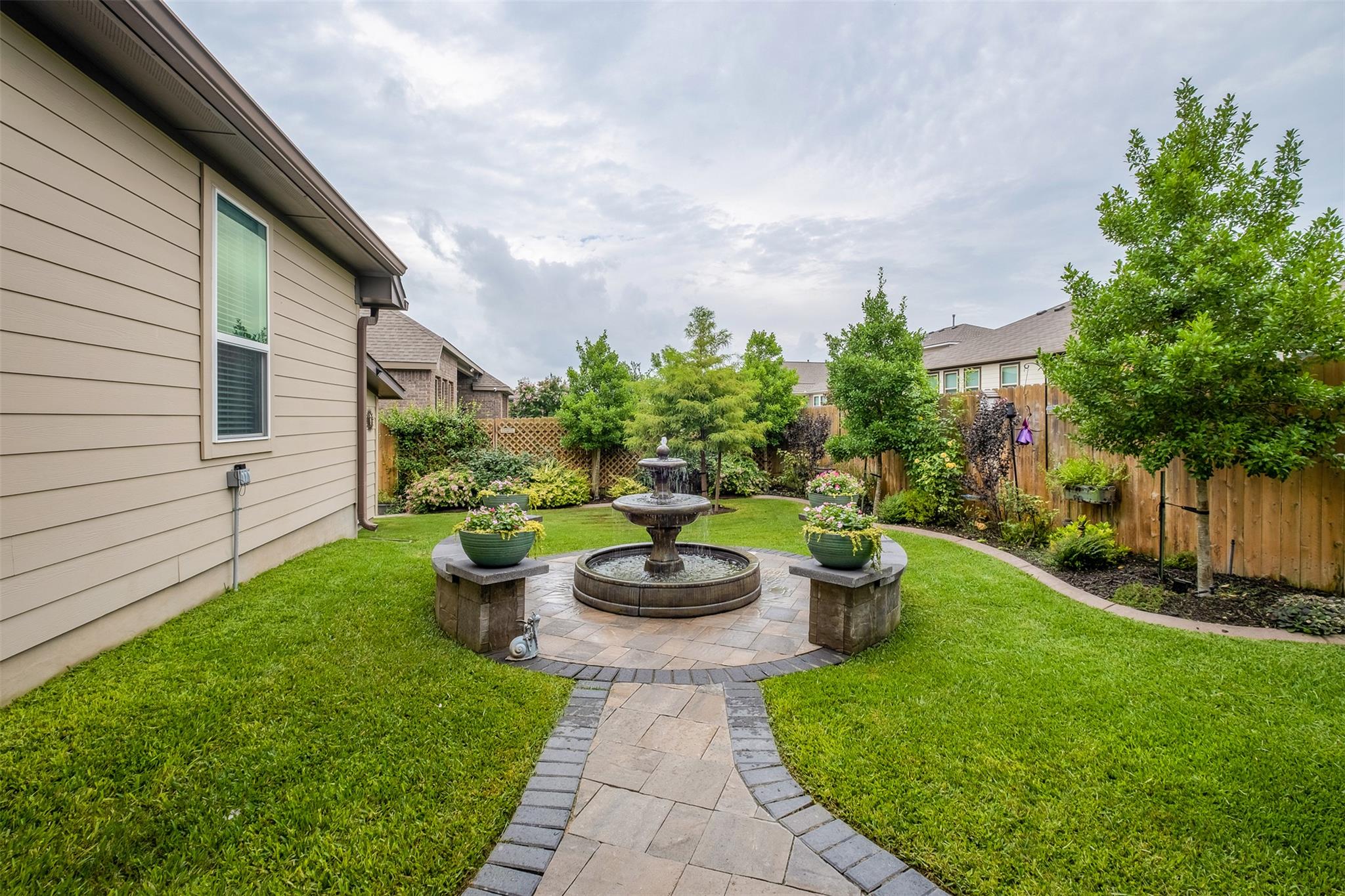 6708 Leonardo Dr, Round Rock, TX 78665